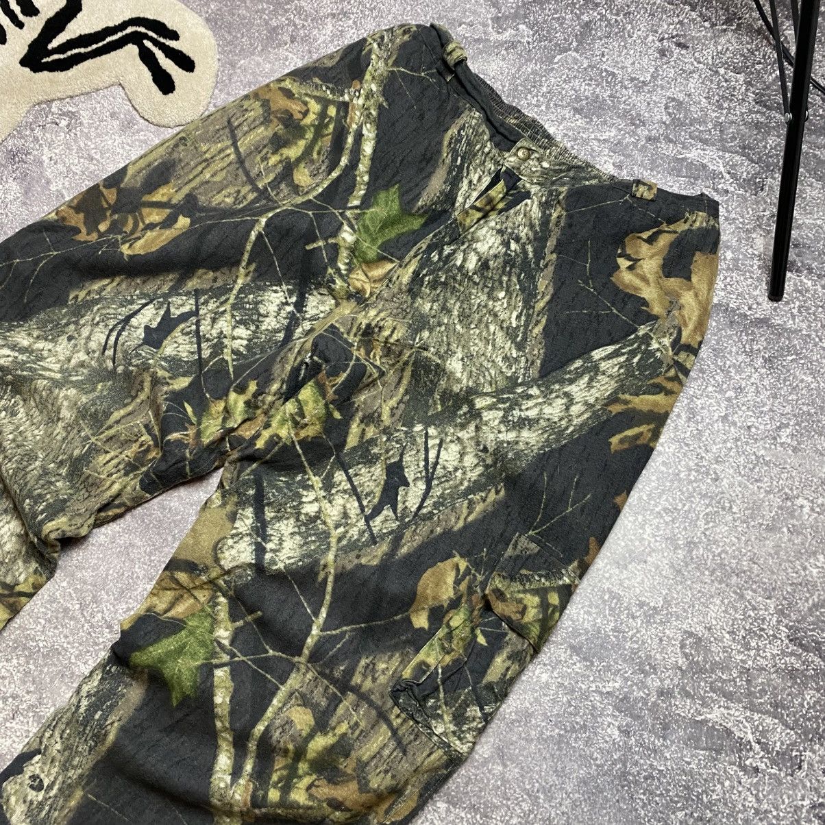 Realtree Vintage Realtree Camouflage Cargo y2k hype pants Size US 36 / EU 52 - 2 Thumbnail