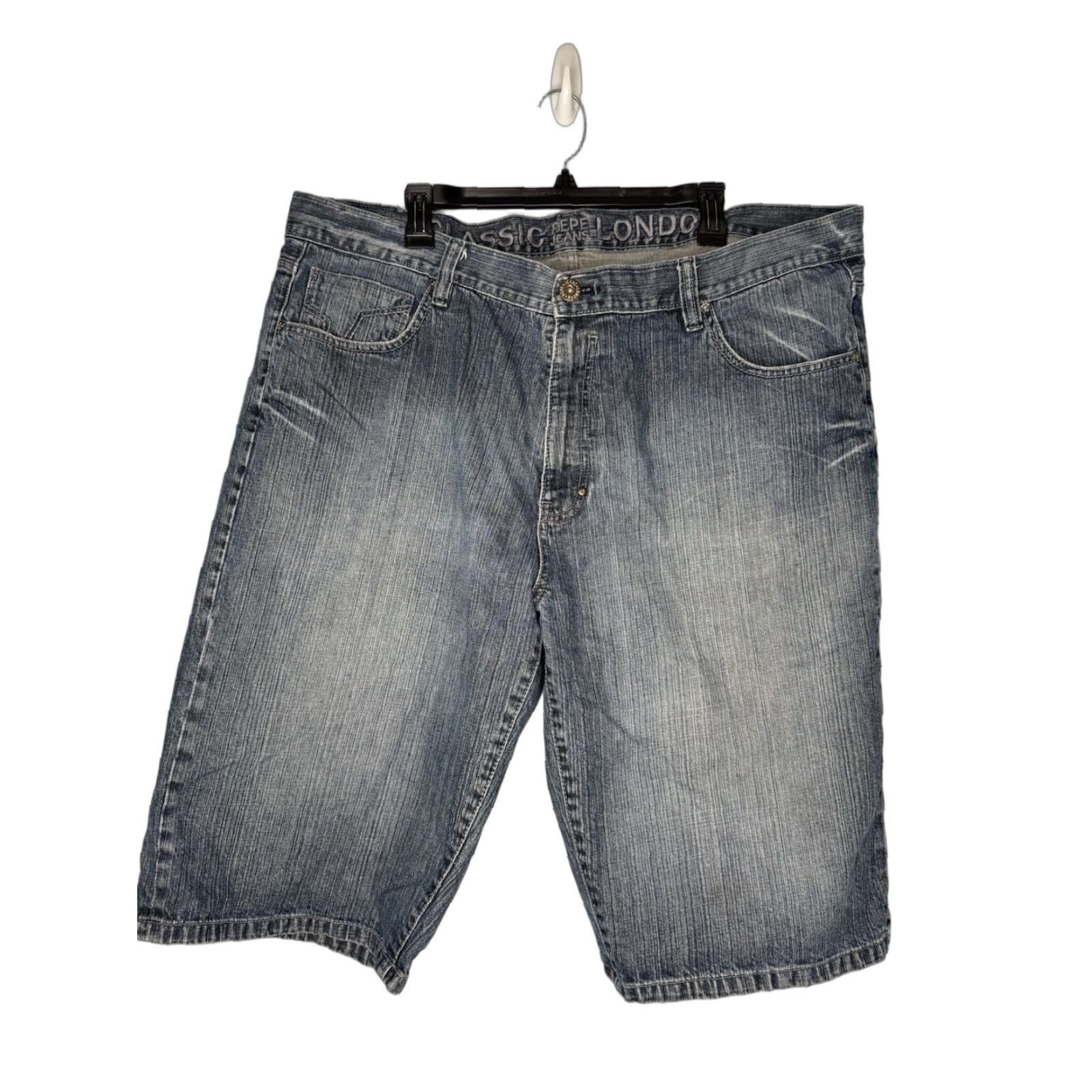 Pepe Jeans VINTAGE Pepe Jeans London Jeans Shorts Mens 42 Blue Denim Bermuda 90s Hip Hop Grunge Distressed Regular Inseam 14 in Boys? Size US 42 / EU 58 - 1 Thumbnail