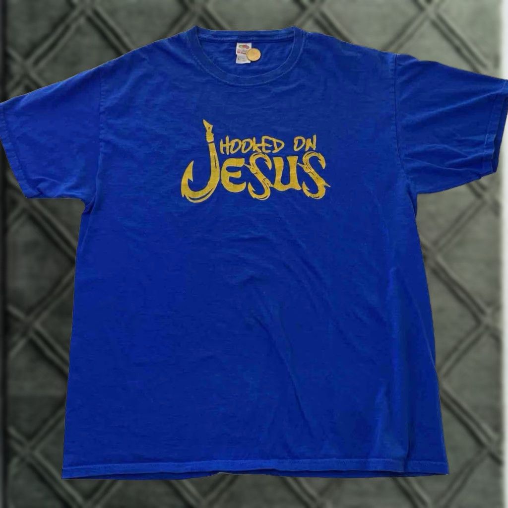 VINTAGE Fruit of the Loom T Shirt Hooked On Jesus Large Blue Mens Crew Neck Short Sleeve 100% Cotton Graphic Print Outdoor Bari?