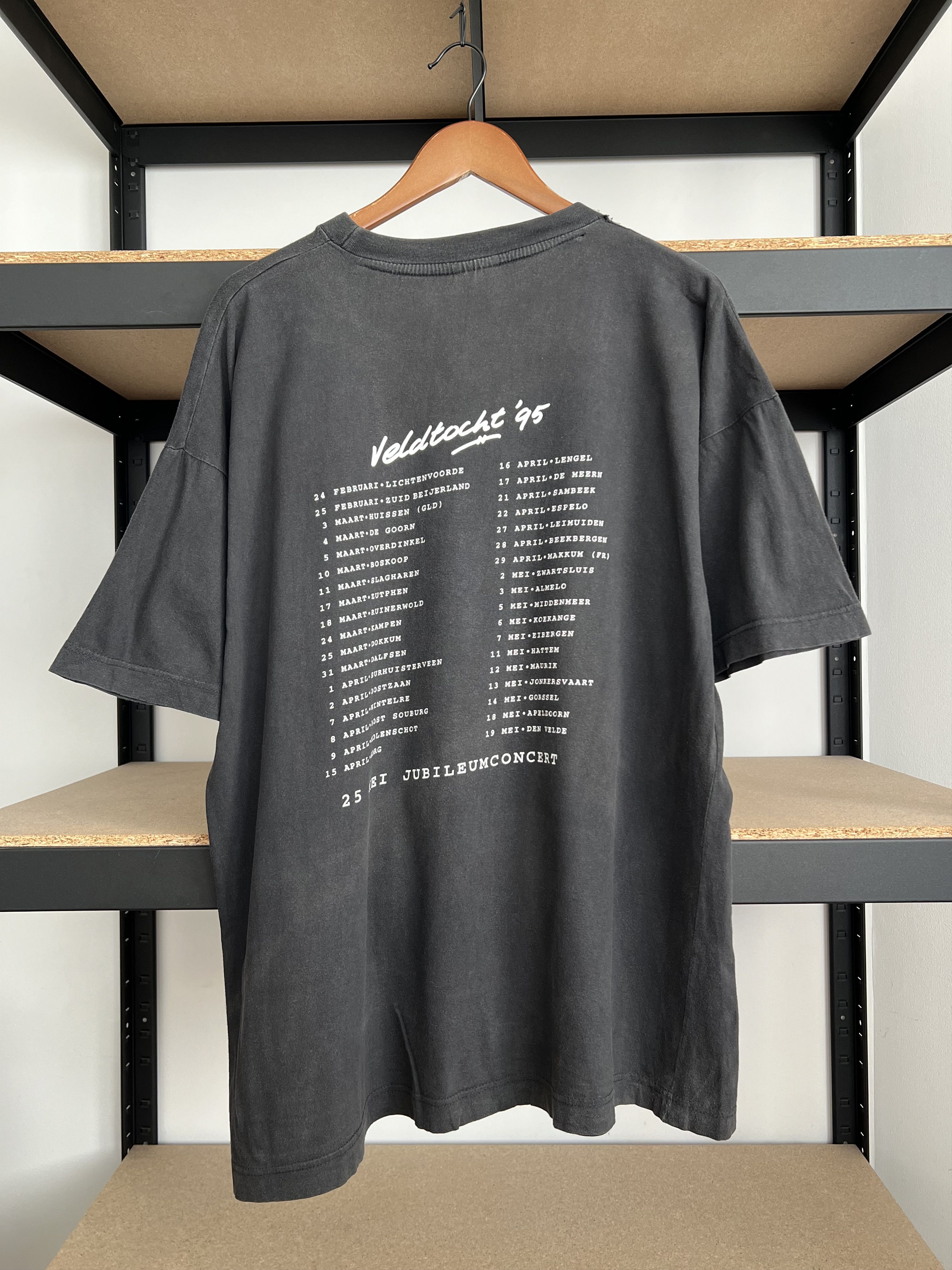 Band Tees Vintage 1995 Normaal 20 Joar Veldtocht Black T-shirt Size US XL / EU 56 / 4 - 2 Thumbnail