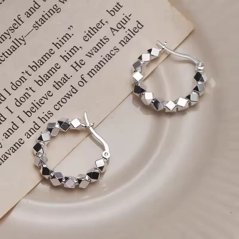 Jewelry Simple Temperament Exquisite Earrings in Silver, Men's