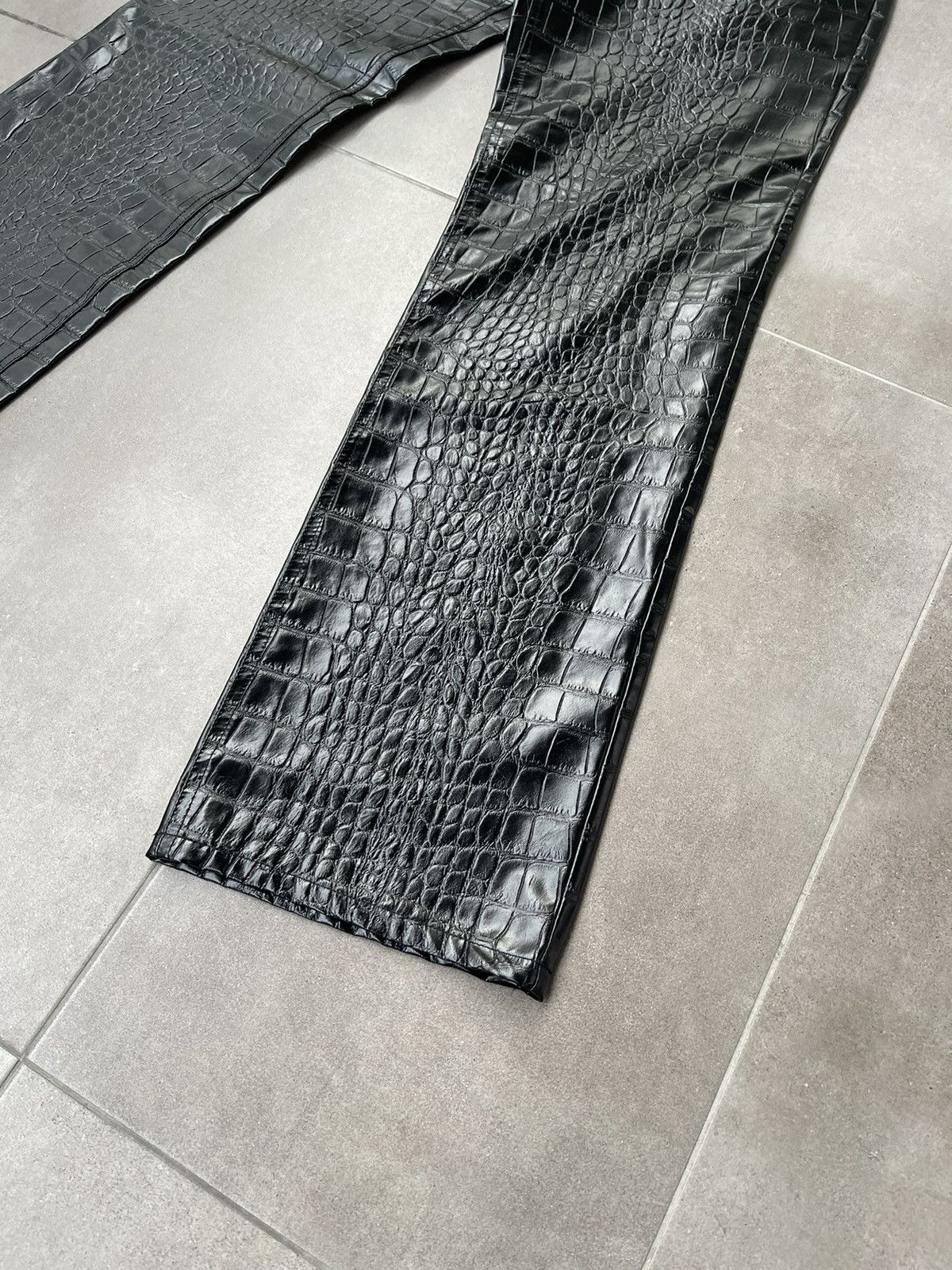 Viktor & Rolf !DS! SS23 Viktor & Rolf Crocodile Faux Leather Black Pants Size US 32 / EU 48 - 12 Thumbnail