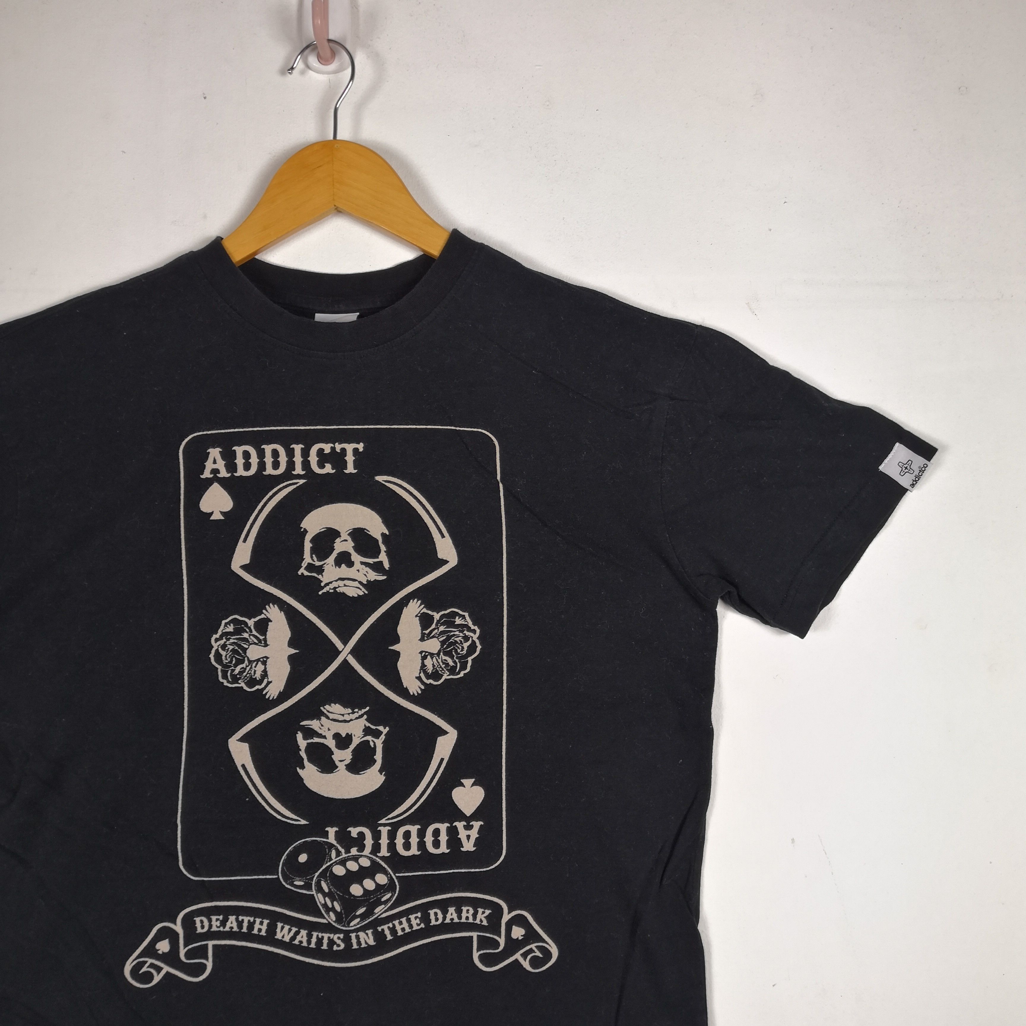 Vintage Skulls Tshirt Addict Poker Face Death Wait Dark Tees . Size US M / EU 48-50 / 2 - 4 Thumbnail