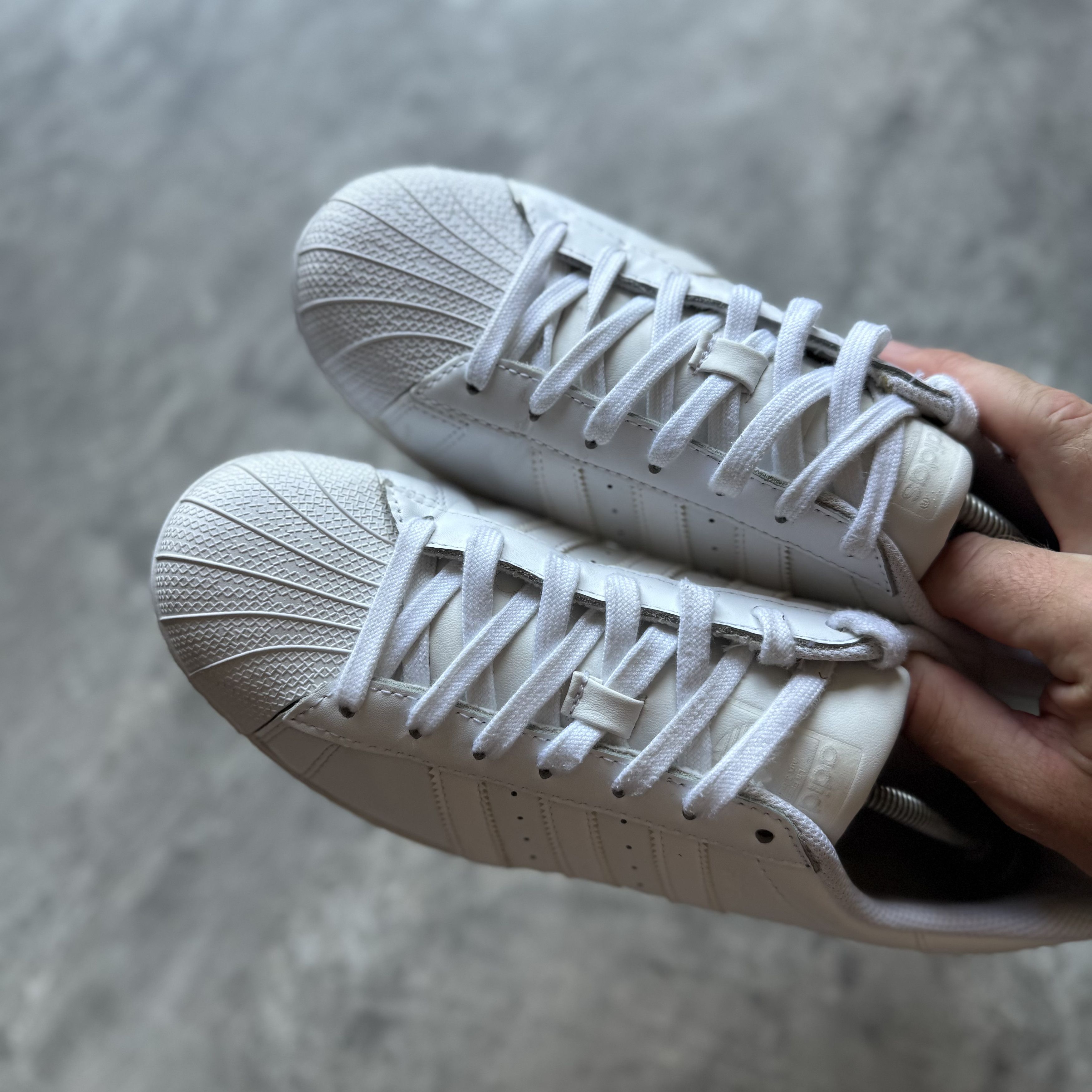 Adidas Adidas Superstar White Leather (Unisex) Size US 8 / EU 41 - 2 Thumbnail