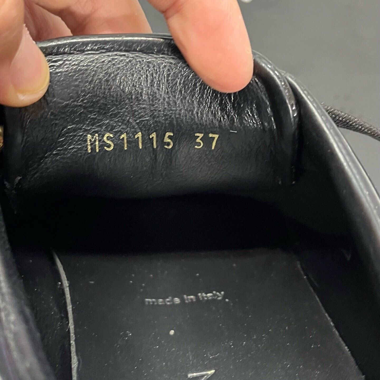 Louis Vuitton LV patent leather sneakers 99 new 37 EU Size US 6 / IT 36 - 7 Thumbnail