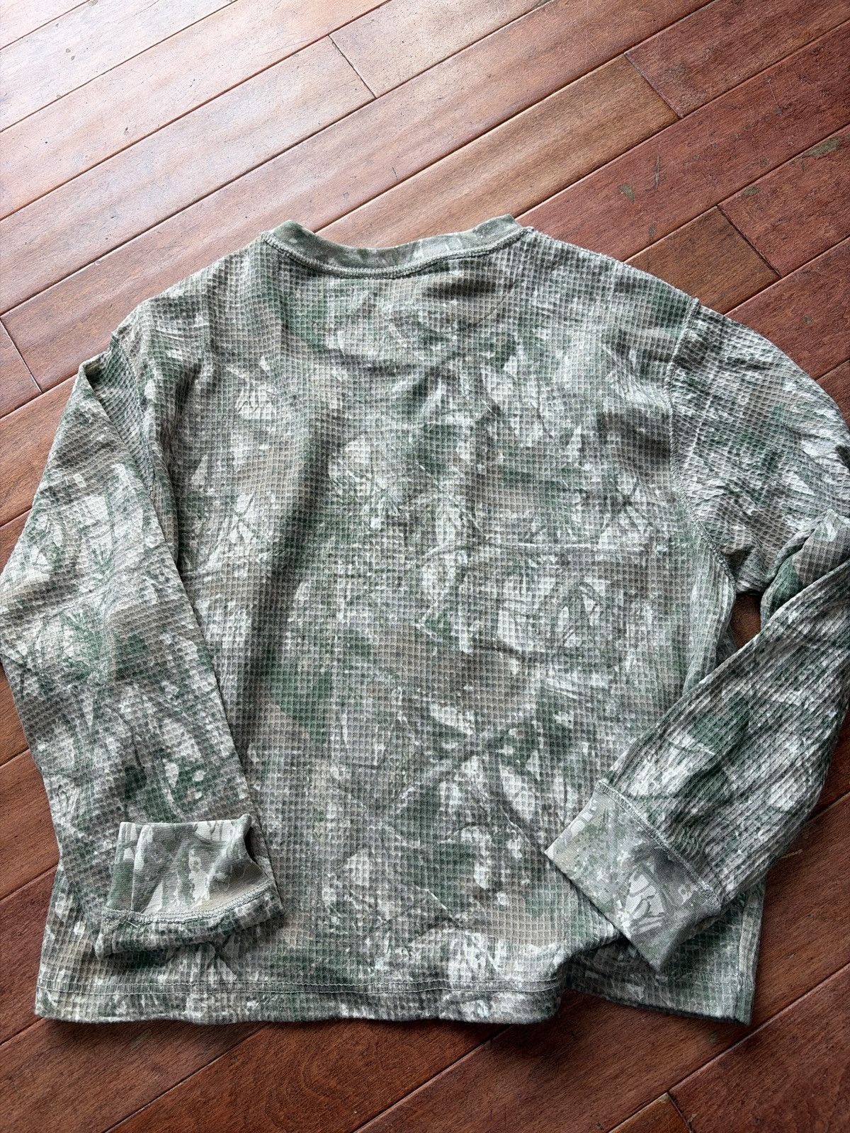 Realtree Cropped real tree long sleeve (fits small) Size US M / EU 48-50 / 2 - 2 Thumbnail