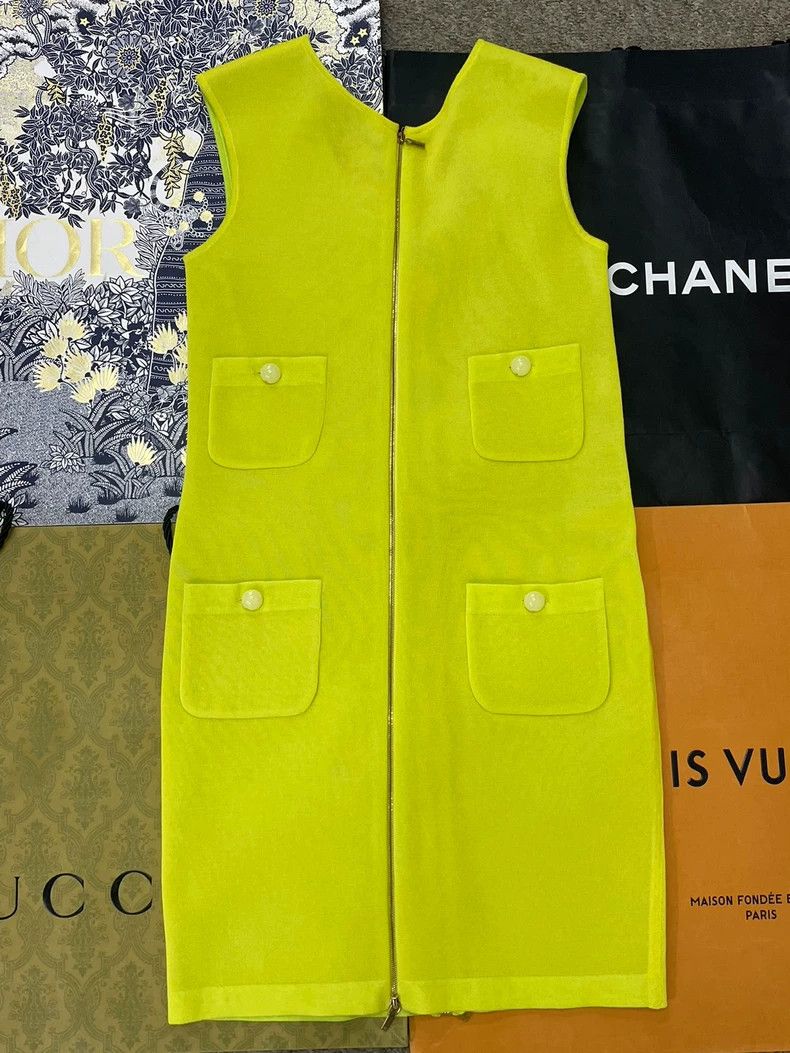 Chanel Yellow-green four-pocket sleeveless dress