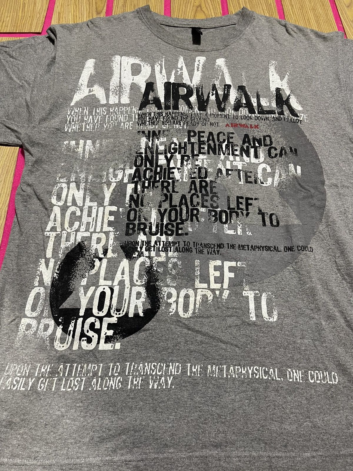 If Six Was Nine VINTAGE Y2K AIRWALK short sleeve tshirt Size US L / EU 52-54 / 3 - 3 Thumbnail