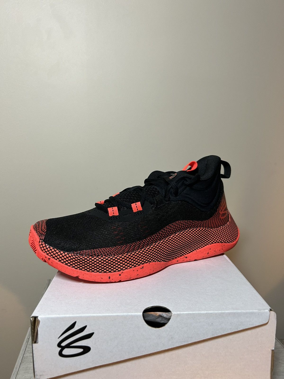 Under Armour Curry HOVR Splash “Black Red” Size US 8 / EU 41 - 1 Thumbnail