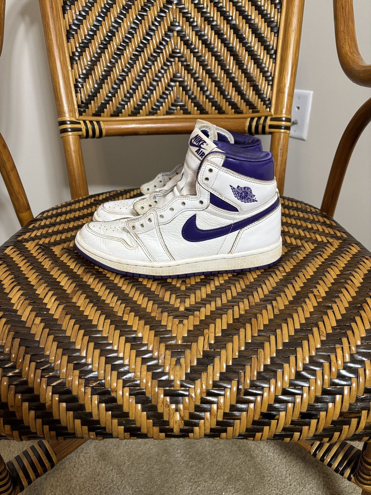 Jordan Brand Jordan 1 High OG Court Purple 6.5 Size US 6.5 / IT 36.5 - 1 Thumbnail