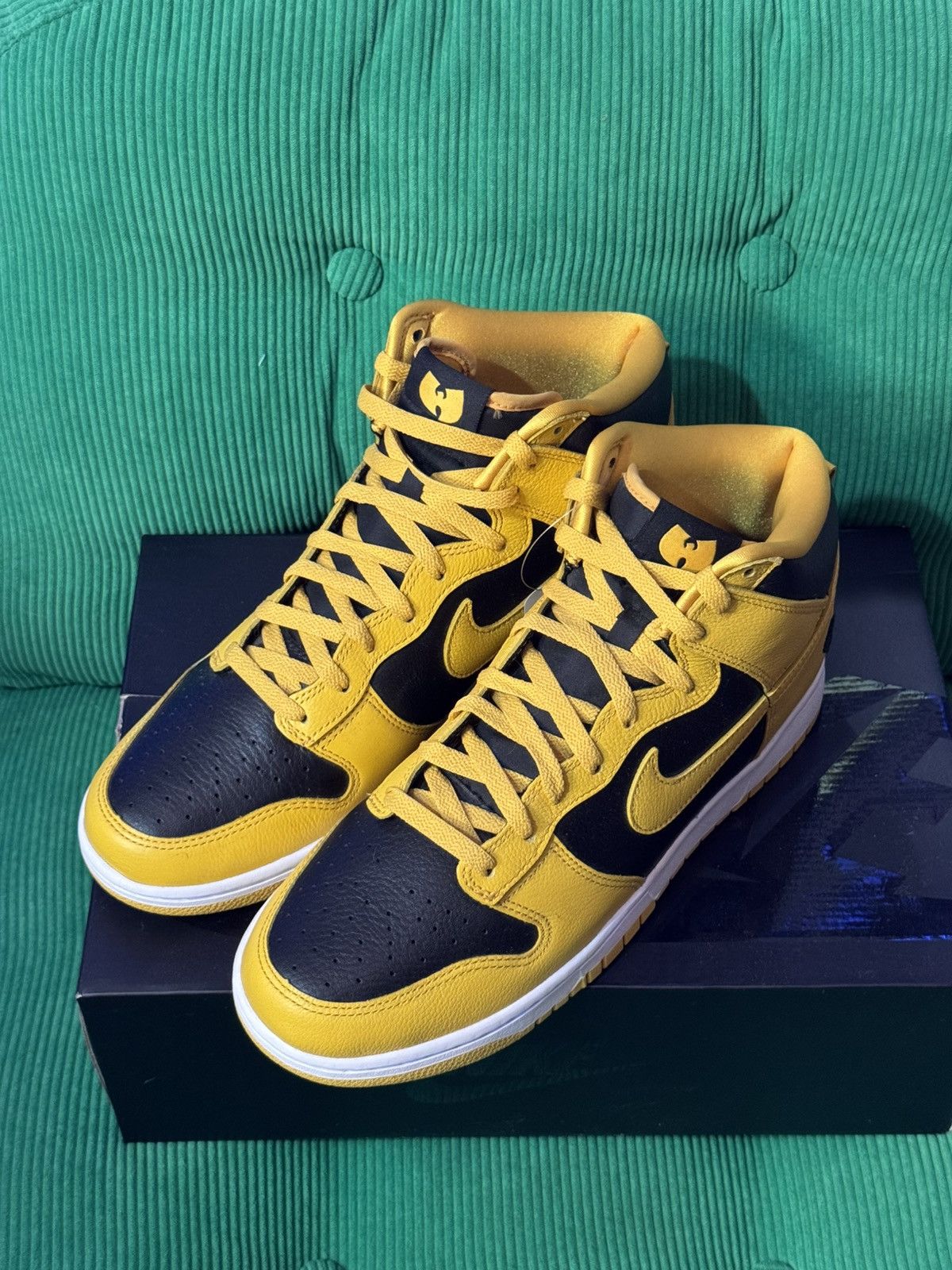 Nike Nike Dunk Hi Retro x Wutang Clan Shoes Size US 10.5 / EU 43-44 - 2 Thumbnail