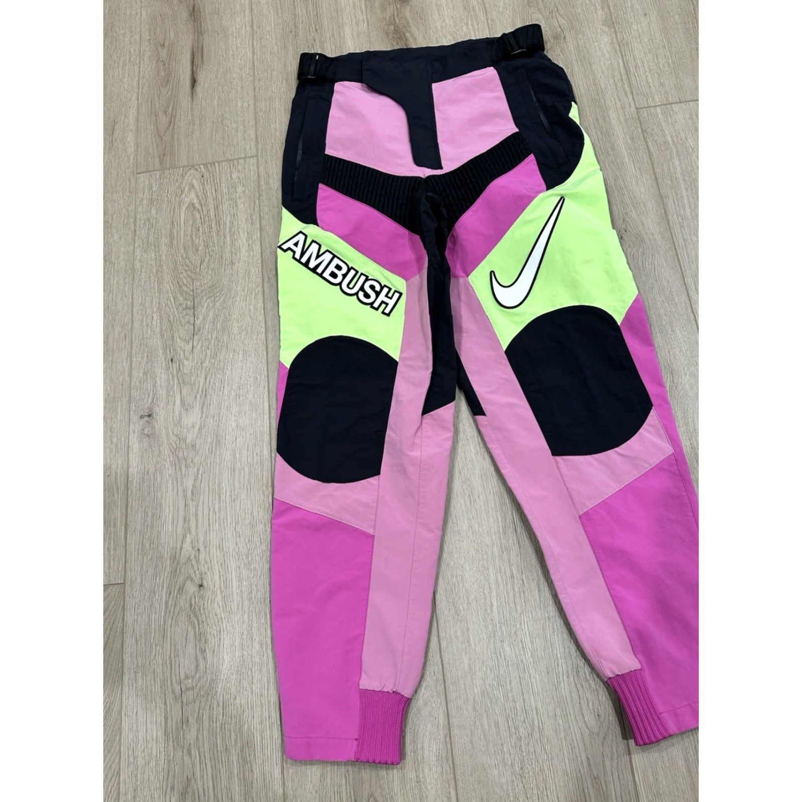 Nike Nike Wmns x Ambush Motorcycle Pants Active Fuchsia/Magic Flamingo XS Women Trousers Size 26" / US 2 / IT 38 - 3 Thumbnail