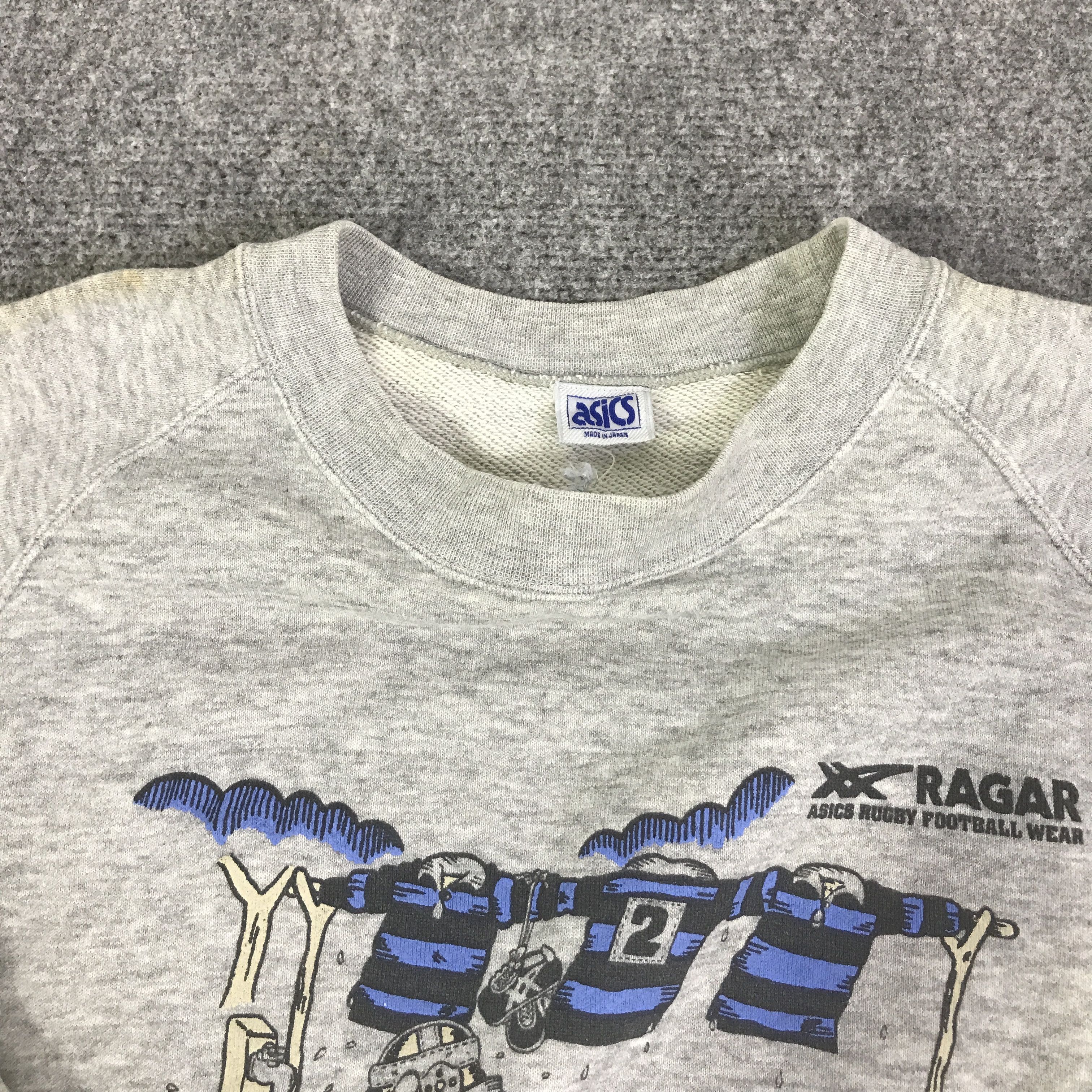 Japanese Brand VTG ASICS RUGBY FOOTBALL WEAR SWEATSHIRT K126B18 Size US L / EU 52-54 / 3 - 8 Thumbnail