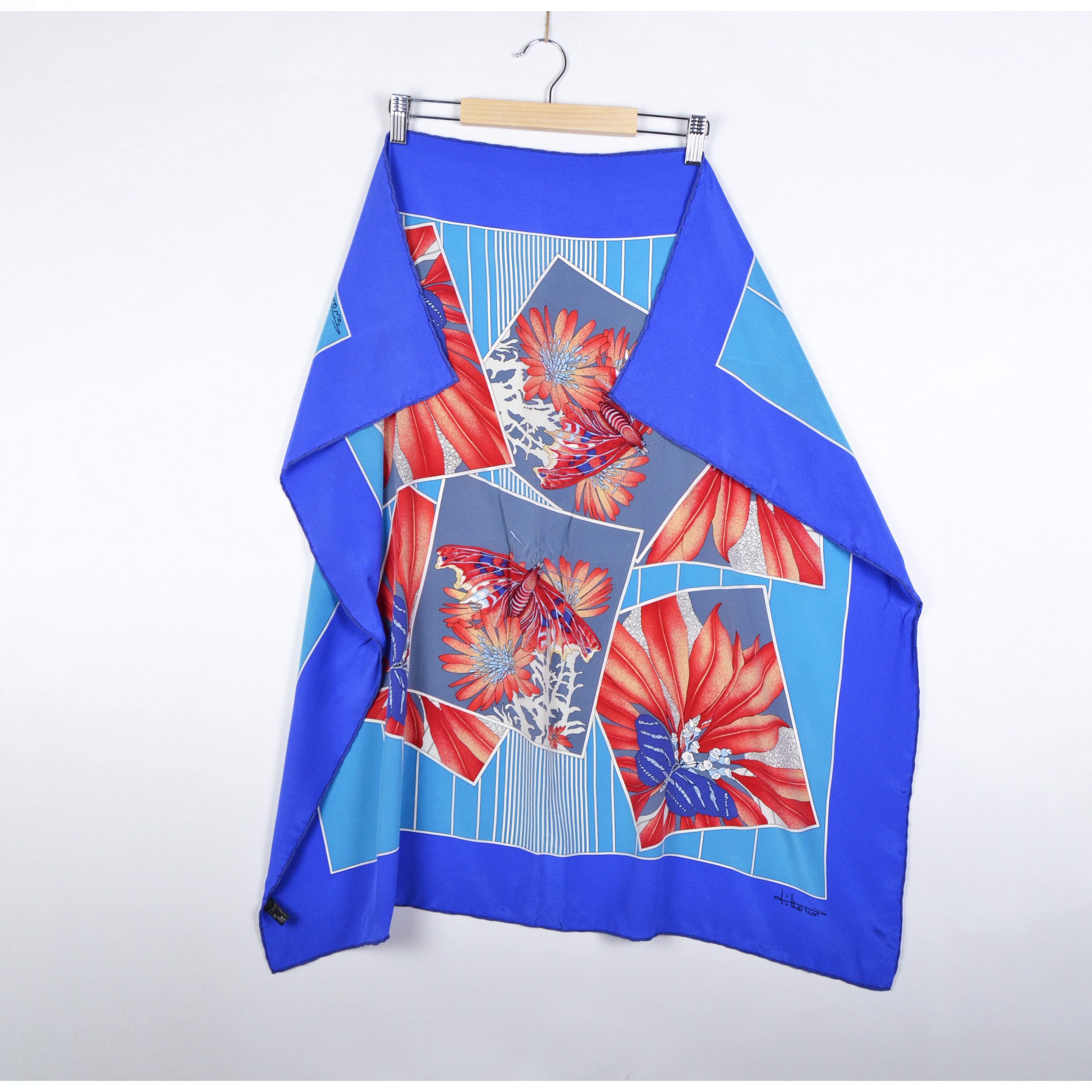 Vintage Vintage Tittorio Silk Scarf With Butterflies, Moths &Flowers Size ONE SIZE - 8 Thumbnail