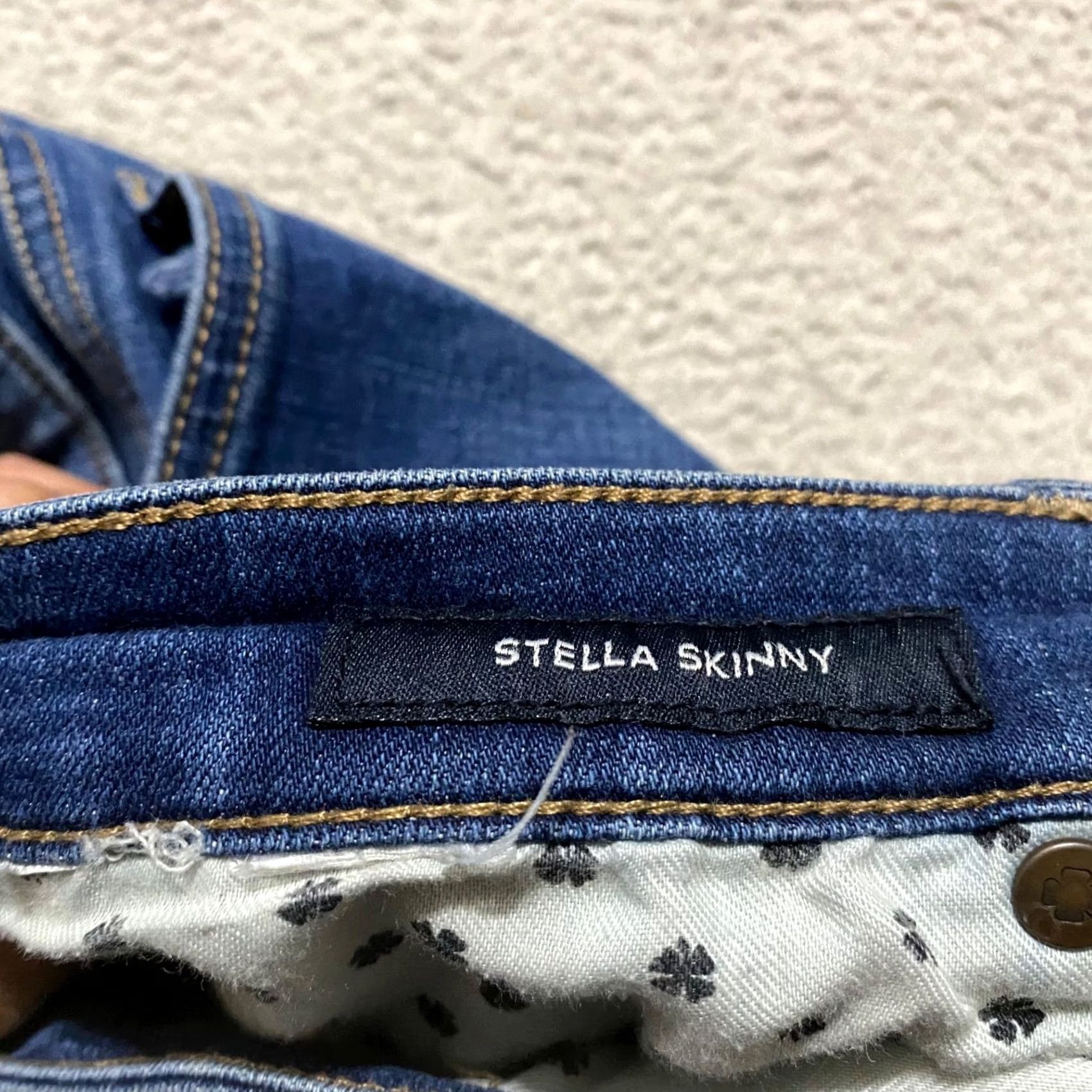 Lucky Brand Lucky Brand Stella Skinny Jeans Womens 8 Blue Denim Medium Wash Low Rise Stella Skinny Jeans Women's 8 Blue Denim Medium Wash Low Rise Size 30" / US 8 / IT 44 - 4 Thumbnail