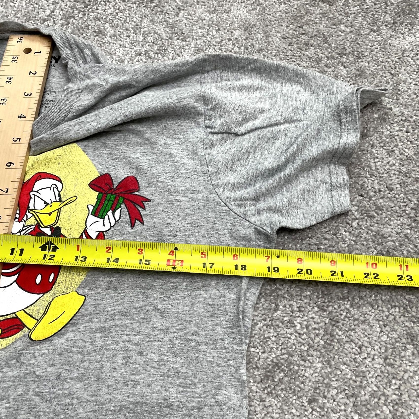 Disney Disney Mickey & Friend Graphic T-Shirt Womens M Gray Christmas Holiday Tee Size M / US 6-8 / IT 42-44 - 7 Thumbnail