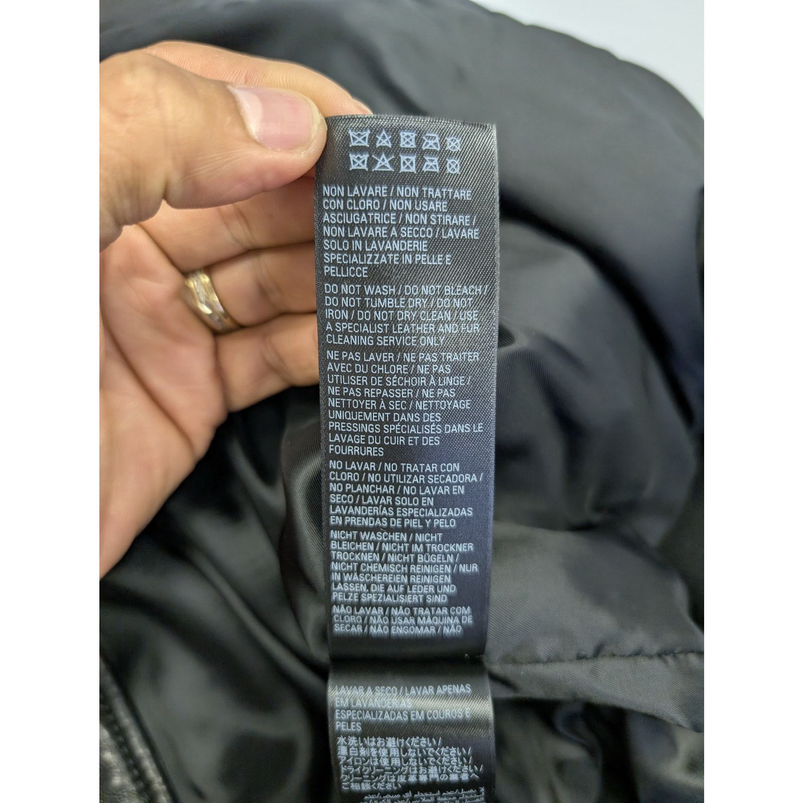 Balenciaga o1rshd1 Back Logo Leather Down Jacket in Black Size US L / EU 52-54 / 3 - 17 Thumbnail
