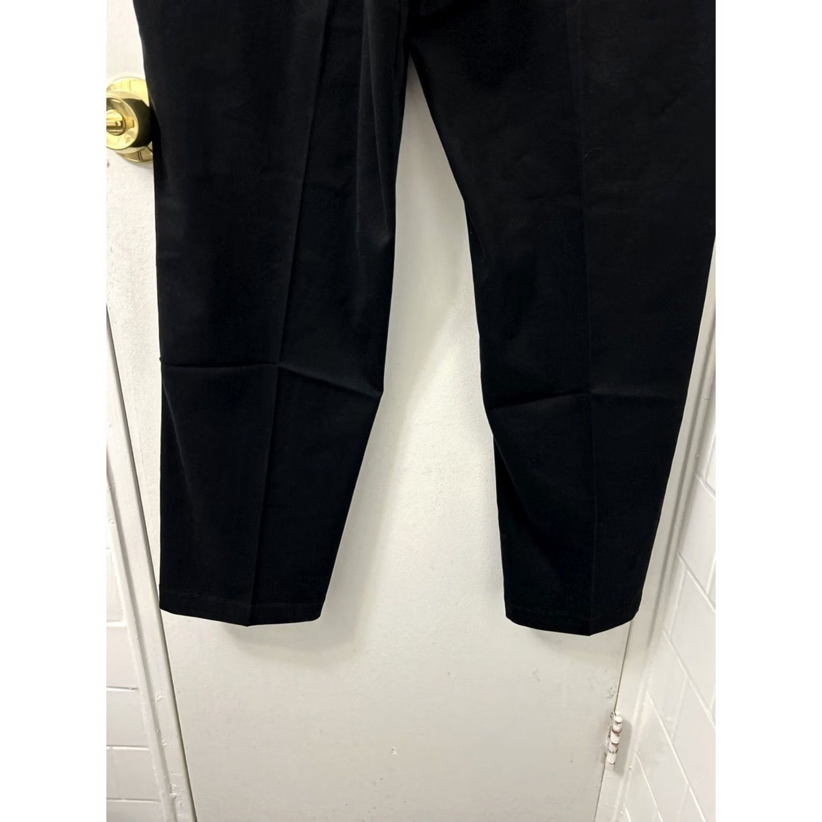 Dockers VINTAGE Dockers Pants Mens Sz 40x30 Black Waistband Classic Fit All Motion Comfort YKK Size US 40 / EU 56 - 7 Thumbnail