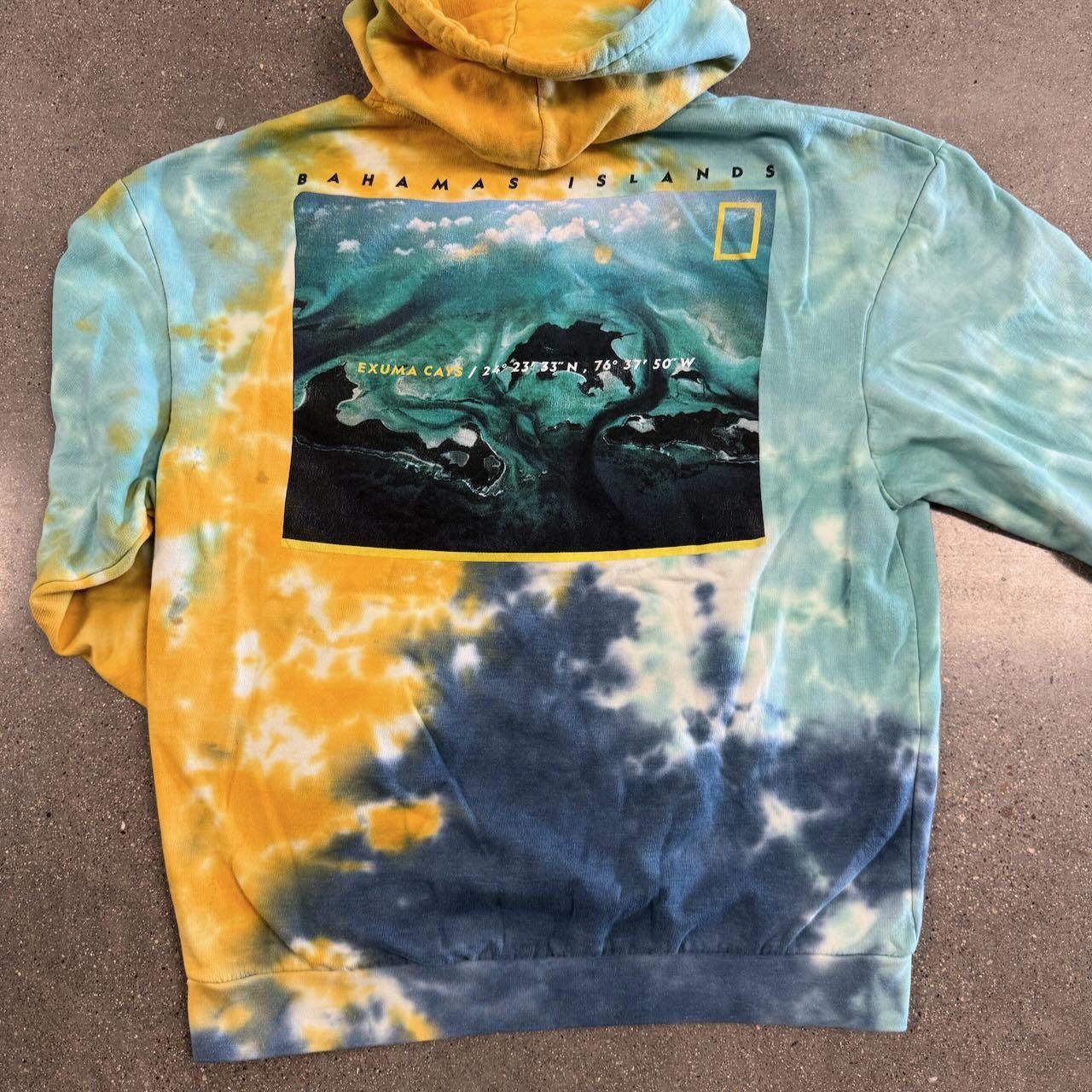 Designer National Geographic Men’s L Bahamas Islands Tie Dye Hoodie Size US L / EU 52-54 / 3 - 6 Thumbnail