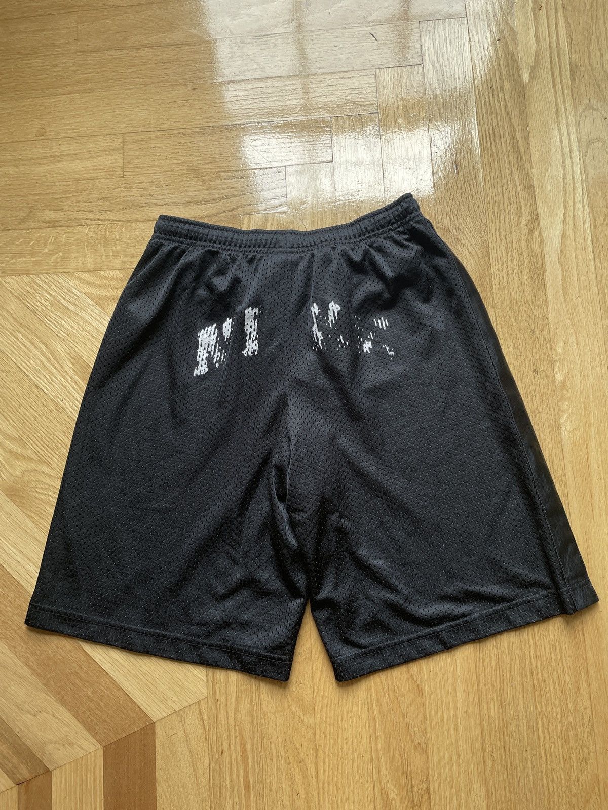 Nike Vintage 00’s Nike Y2K Mesh Shorts Arch Logo Black Size XS Size US 26 / EU 42 - 3 Thumbnail