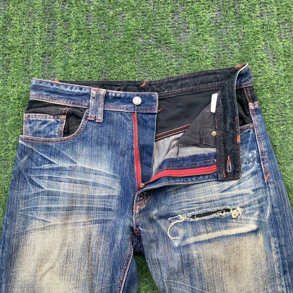 Boycott BOYCOTT FLARED RIPPED JEANS Size US 33 - 7 Thumbnail