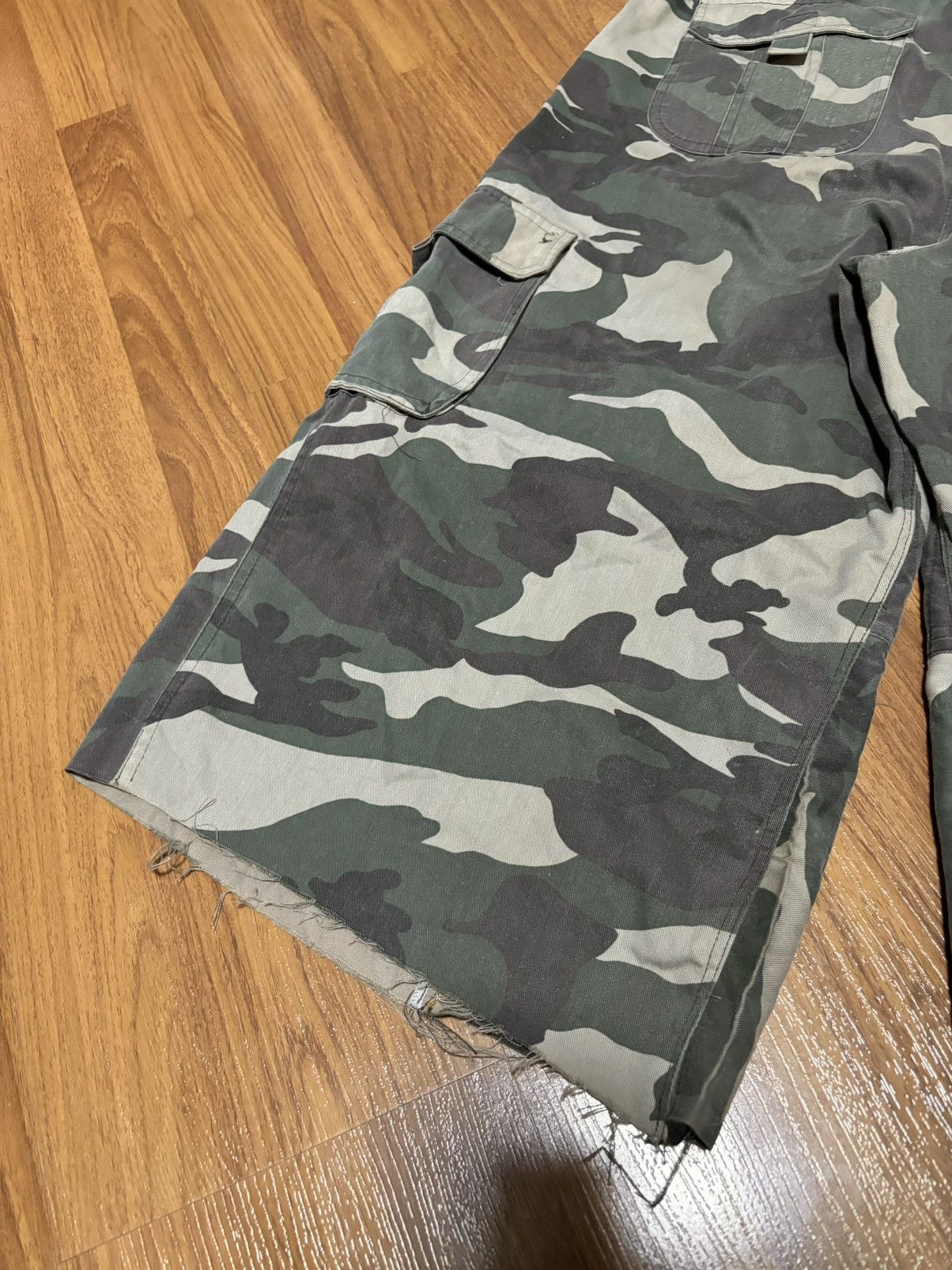 Vintage Faded Military Camo Cargo Shorts Size US 33 - 20 Thumbnail