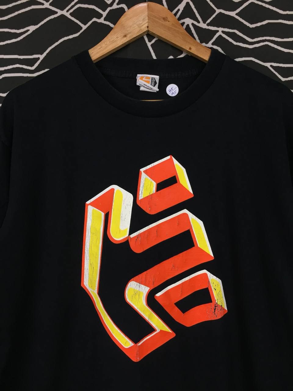 Etnies Vtg Etnies Skateboards Big Logo Skate Tee Size US XL / EU 56 / 4 - 4 Thumbnail