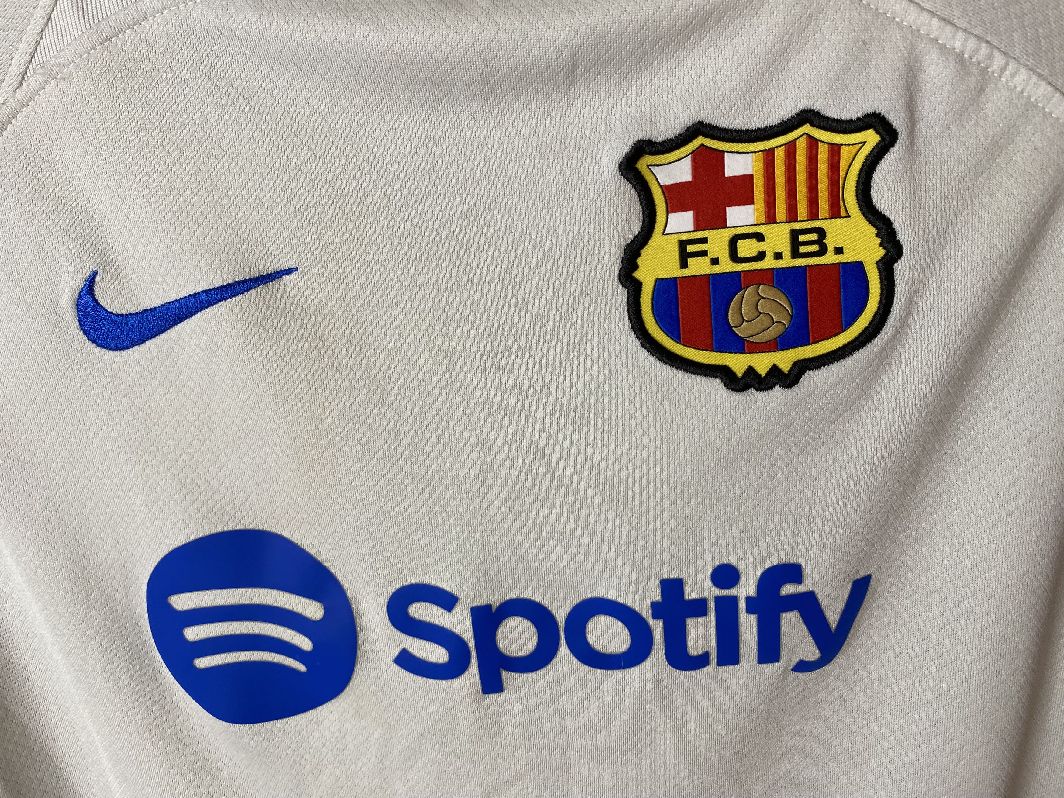 Nike BARCELONA 2023 2025 AWAY FOOTBALL SHIRT SOCCER JERSEY Size US XXS / EU 40 - 5 Thumbnail