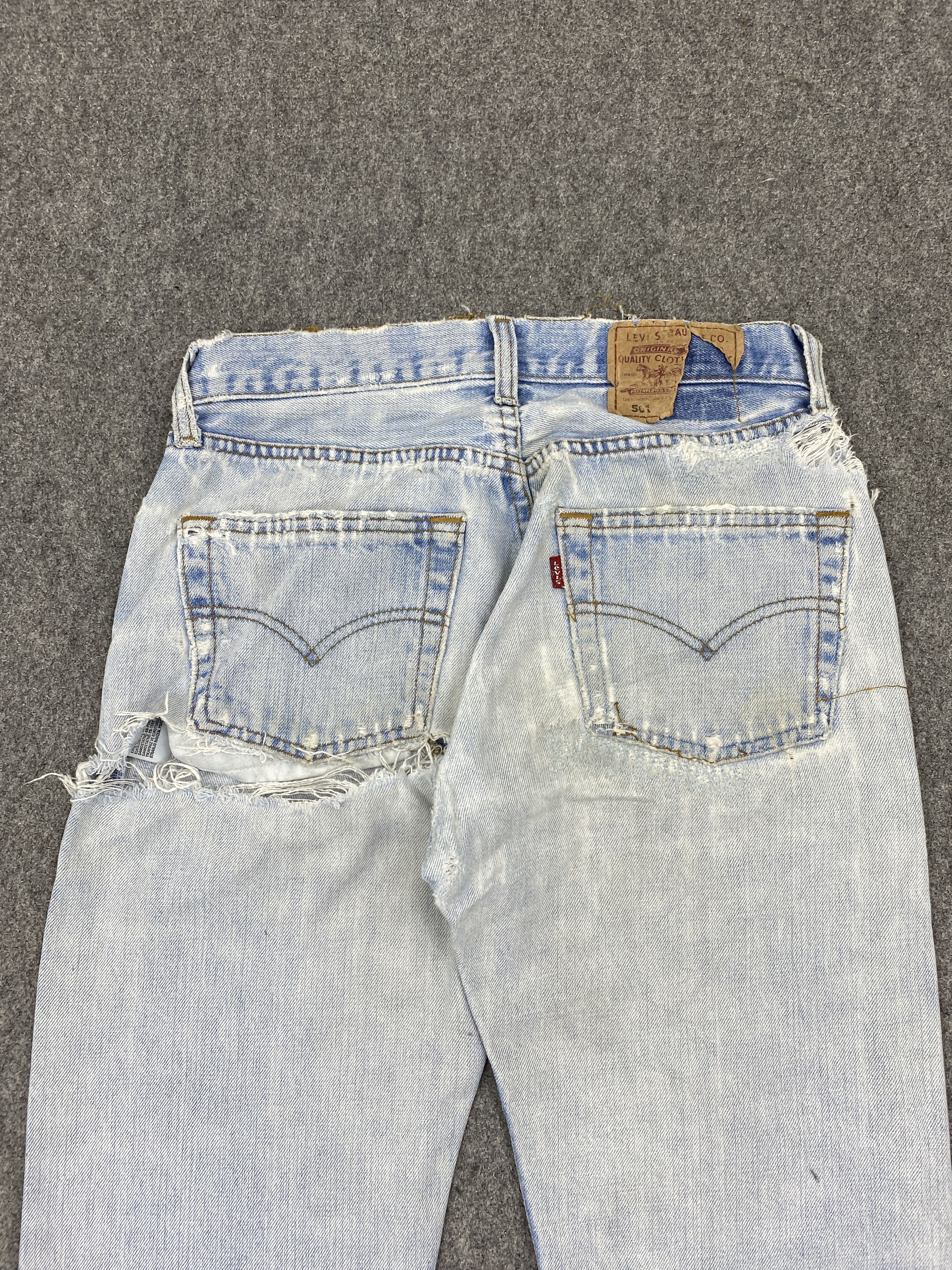 Levi's Vintage Levis 501 Light Wash Ripped Jeans DP2754 Size US 28 / EU 44 - 4 Thumbnail