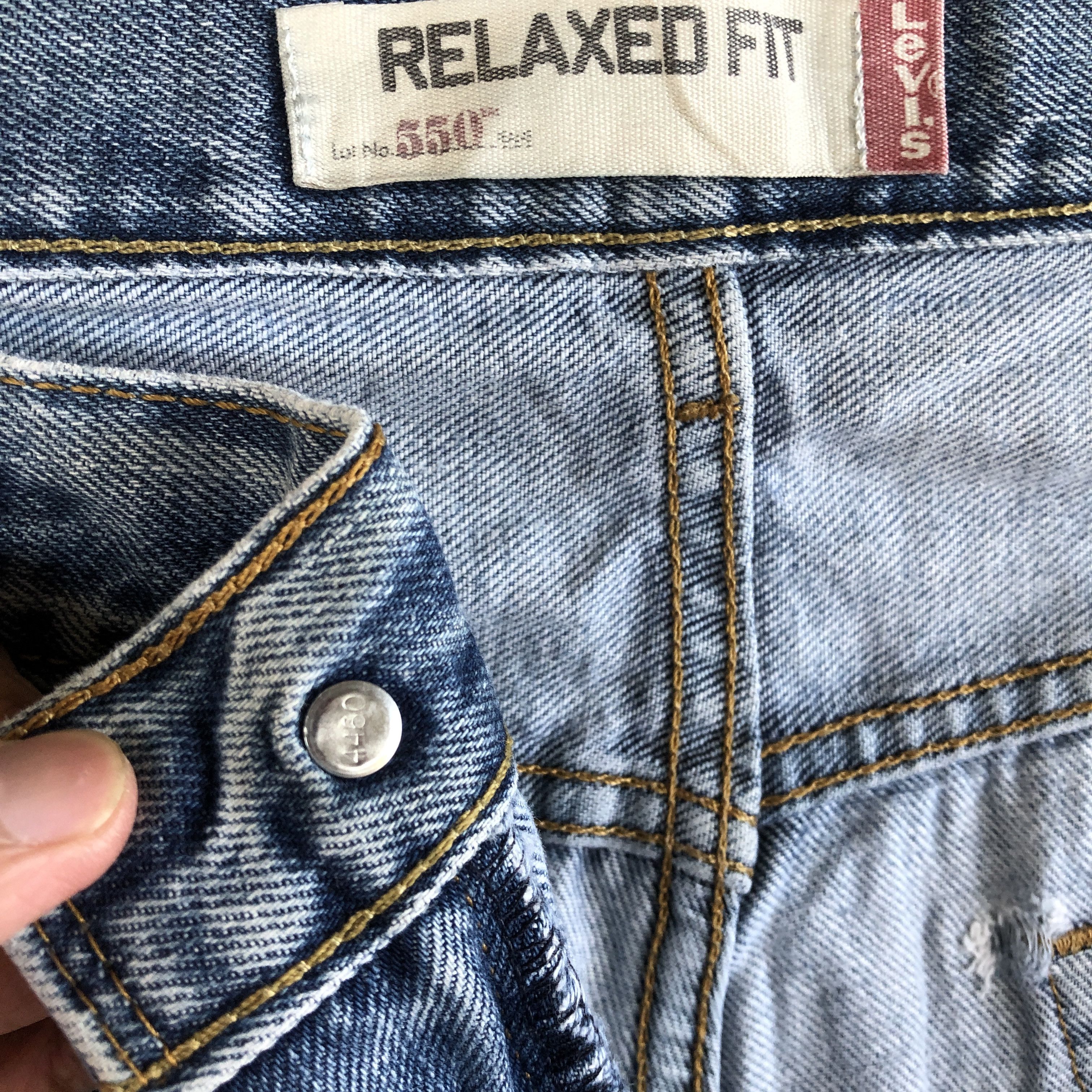 Levi's Vintage Levis 550 Baggy Jeans Levi's Faded Light Wash Denim Size US 36 / EU 52 - 7 Thumbnail