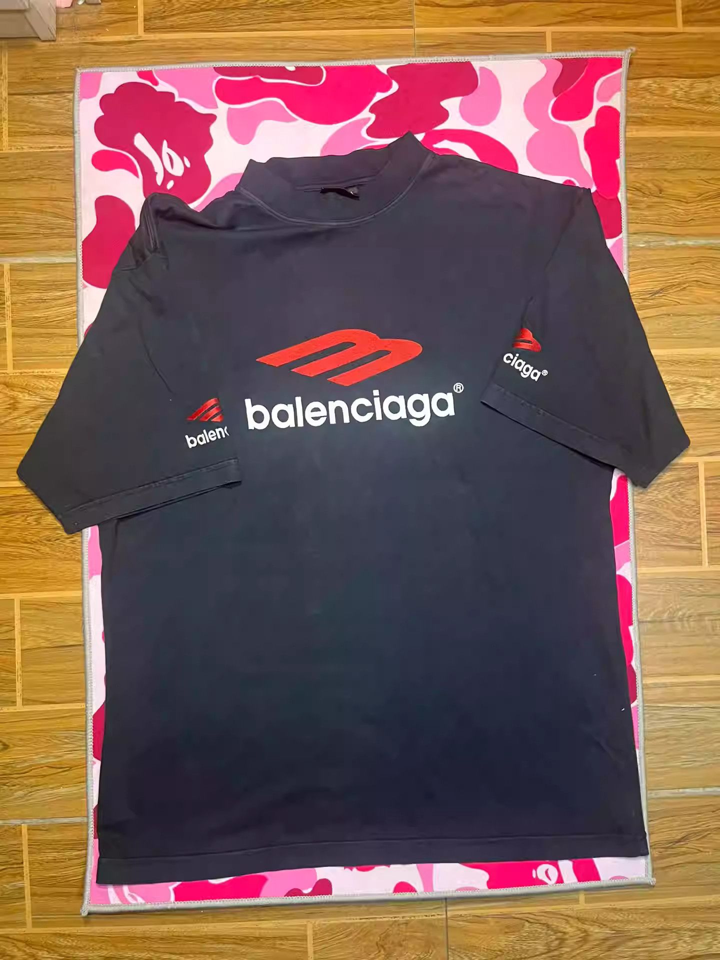 Balenciaga Balenciaga 3B Short Sleeve Size US S / EU 44-46 / 1 - 1 Thumbnail