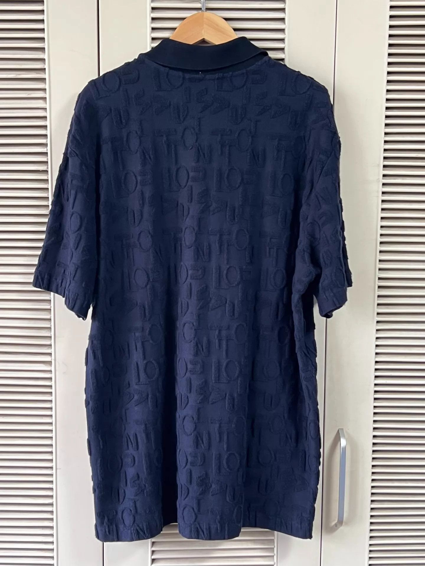 Louis Vuitton Louis Vuitton short-sleeve embossed navy L Polo Size US L / EU 52-54 / 3 - 2 Thumbnail