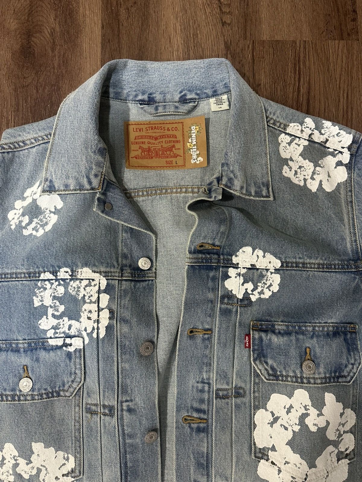 DENIM TEARS × Levi's Denim Tears x Levis Light Blue Cotton Wreath Denim Jacket Size US L / EU 52-54 / 3 - 2 Thumbnail