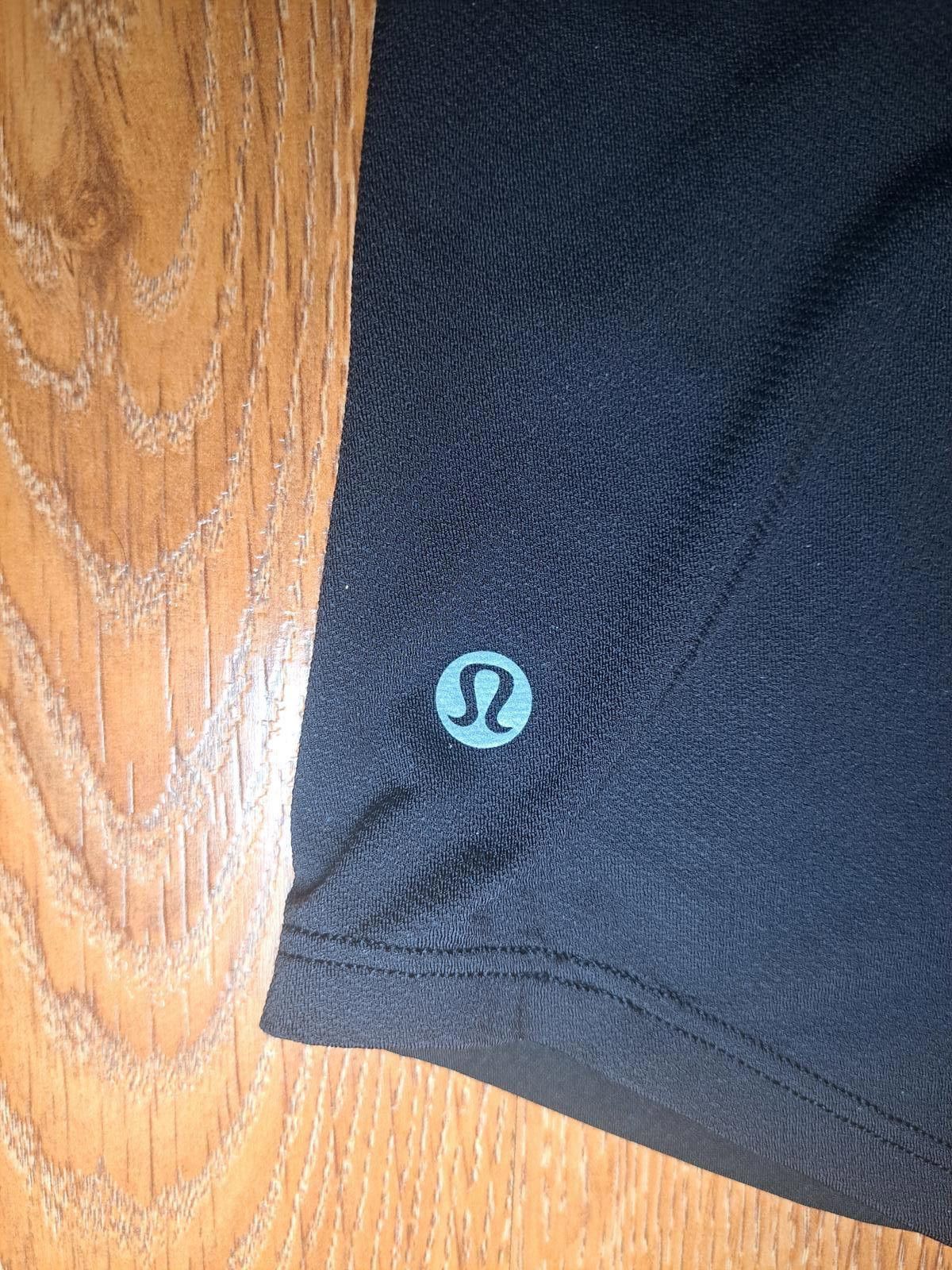 Lululemon Lululemon Black Strappy Back Tank Top Womens Size M / US 6-8 / IT 42-44 - 2 Thumbnail