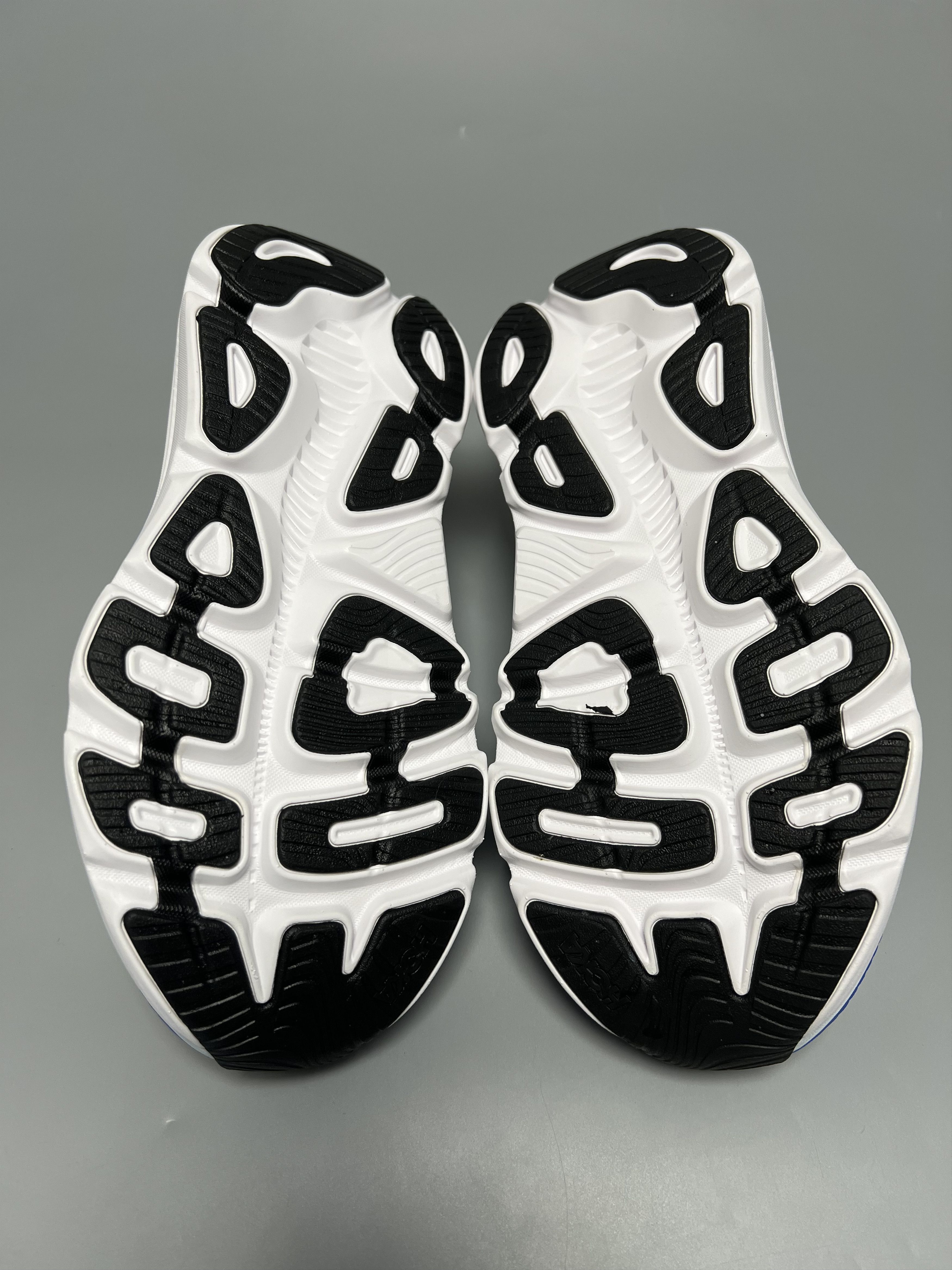 Hoka 9.5 EE Hoka One One Gaviota 5 Wide Running Shoes Walking Gym Size US 9.5 / EU 42-43 - 14 Thumbnail