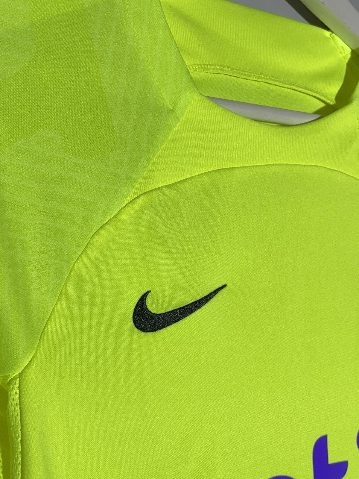 Nike Nike Tottenham Hotspur Strike Y2K Streetwear Football Shirt Size US S / EU 44-46 / 1 - 5 Thumbnail