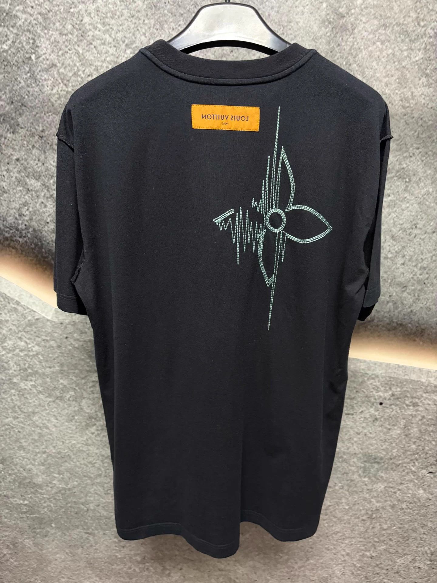 Louis Vuitton Louis Vuitton black short-sleeve T-shirt XL Size US XL / EU 56 / 4 - 2 Thumbnail