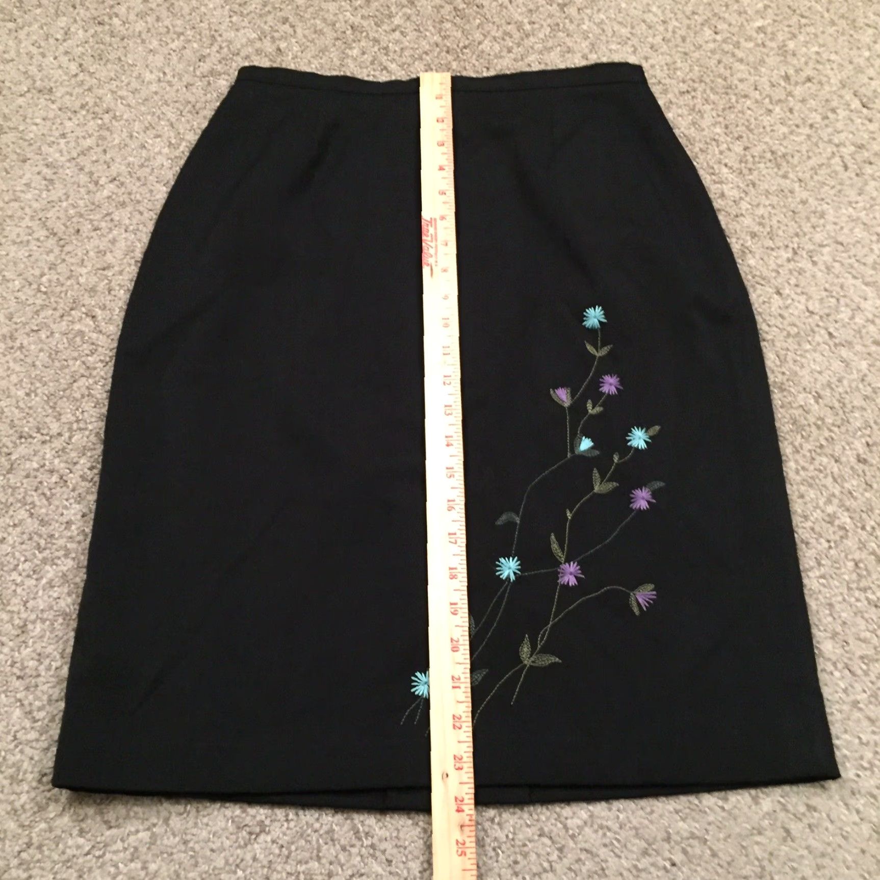 Worthington Worthington Skirt Women's Knee Length Black Embroidered Lined Slit Size 10 Regular Pencil - Dry Clean Only Size 32" / US 10 / IT 46 - 4 Thumbnail