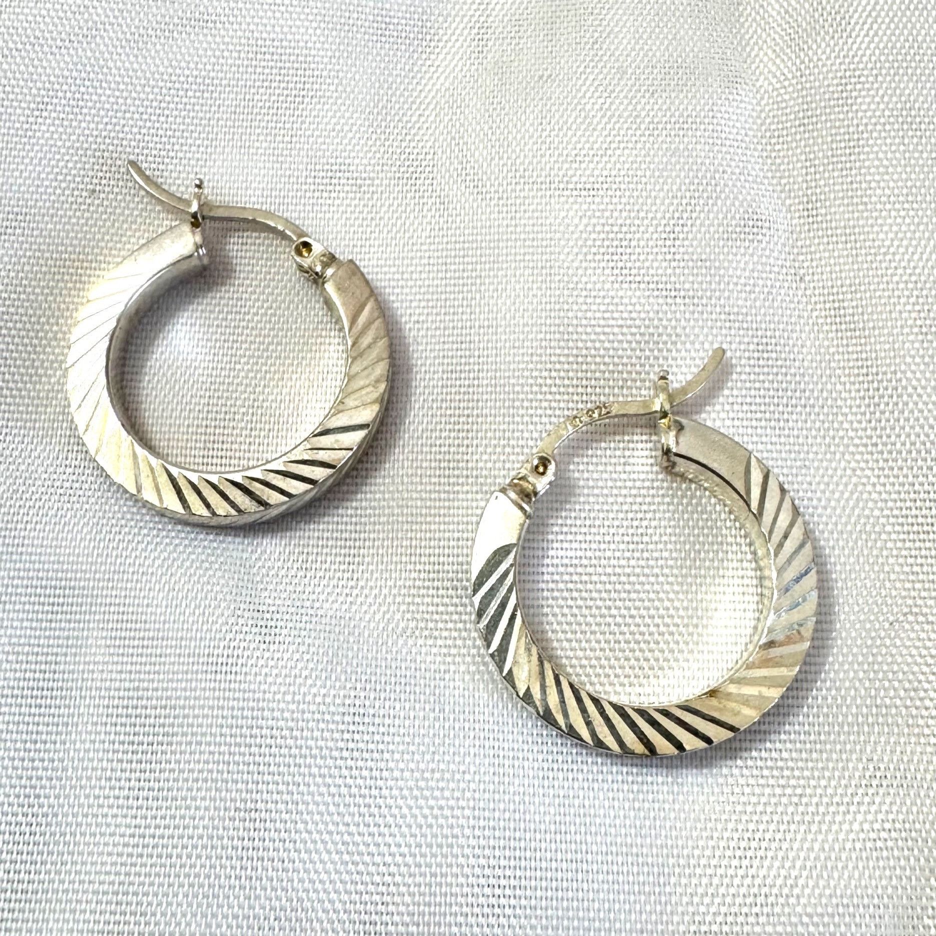 Vintage VTG Solid Sterling Silver 925 Textured Hoop Earrings Hinged Size ONE SIZE - 2 Thumbnail