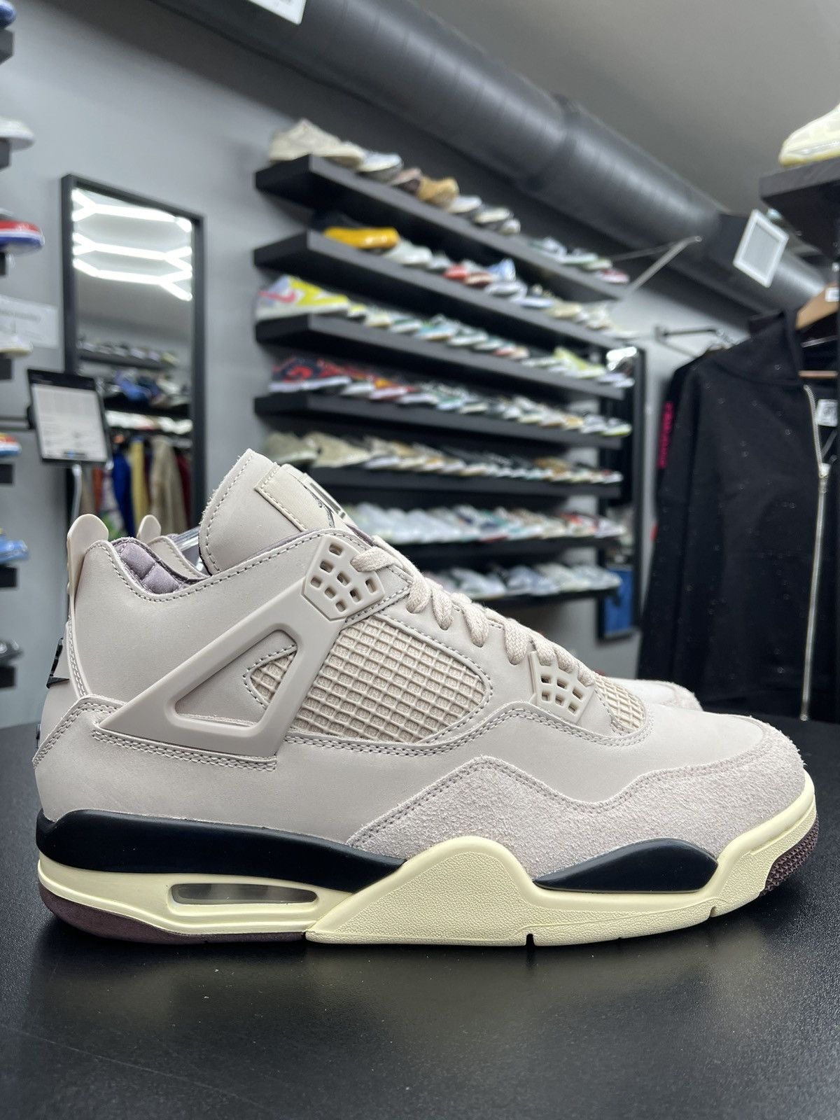 Jordan Brand Size 10.5M/12W - Jordan 4 A Ma Maniere While You Where Sleep Size US 11 / EU 44 - 1 Thumbnail