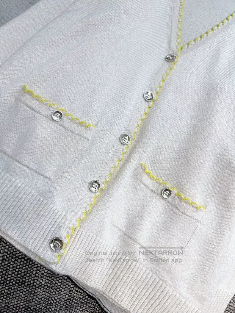 Other Chanel 25c yellow wavy lace beige cashmere knitted cardiga Size S / US 4 / IT 40 - 4 Thumbnail