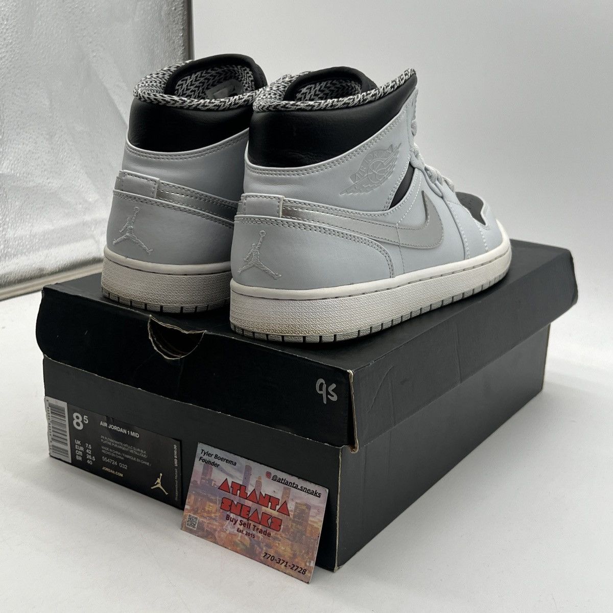 Jordan Brand Air Jordan 1 mid wolf grey Size US 8.5 / EU 41-42 - 5 Thumbnail