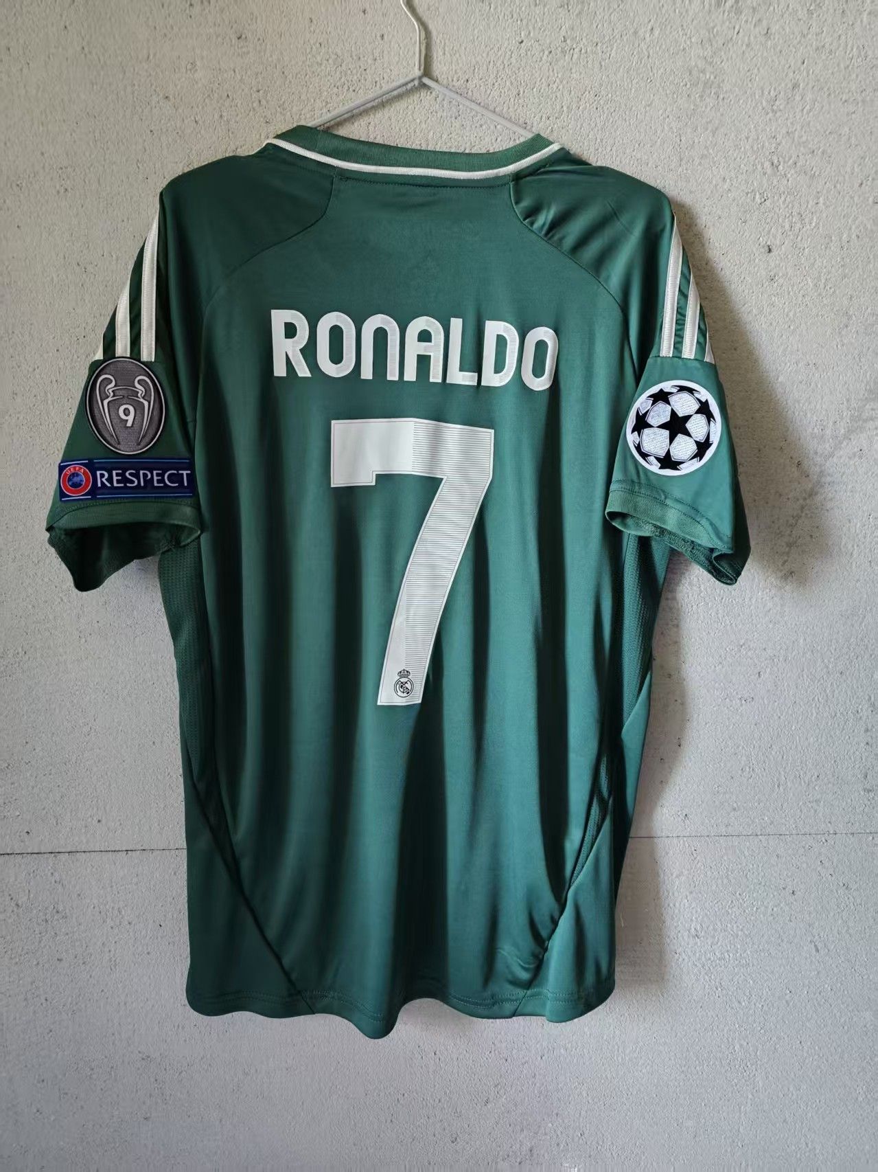 Other 2012 13 Real Madrid #7 C Ronaldo Jersey Size US S / EU 44-46 / 1 - 1 Thumbnail