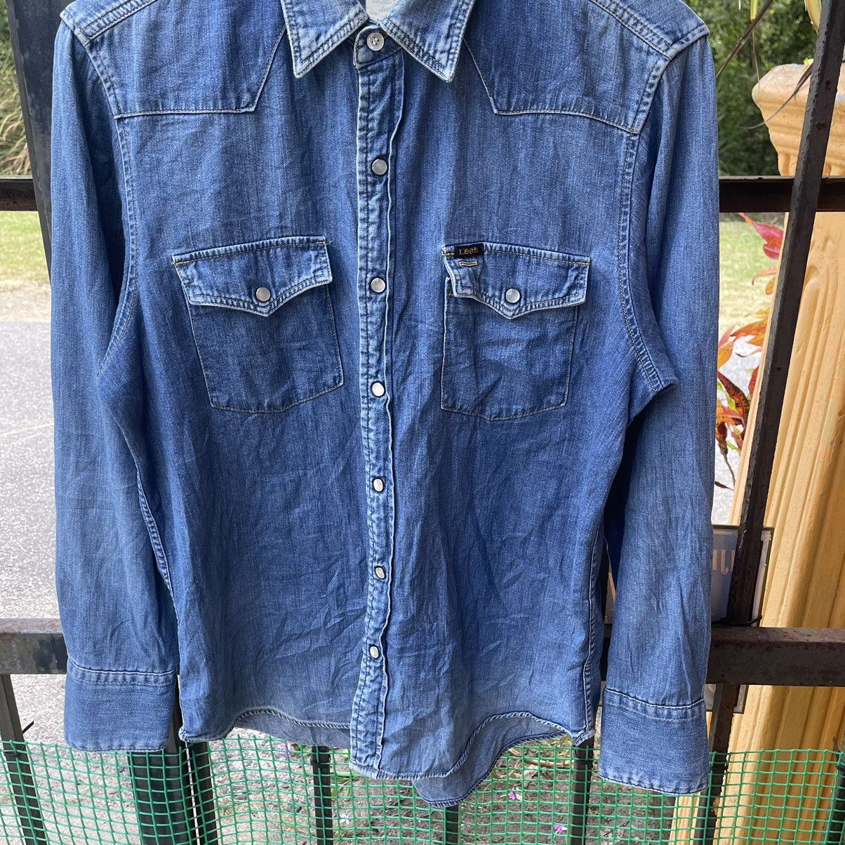 Lee × Vintage 🔥🔥Lee Stoned Wash Double Pocket Ripped Western Denim Shirts Size US L / EU 52-54 / 3 - 4 Thumbnail