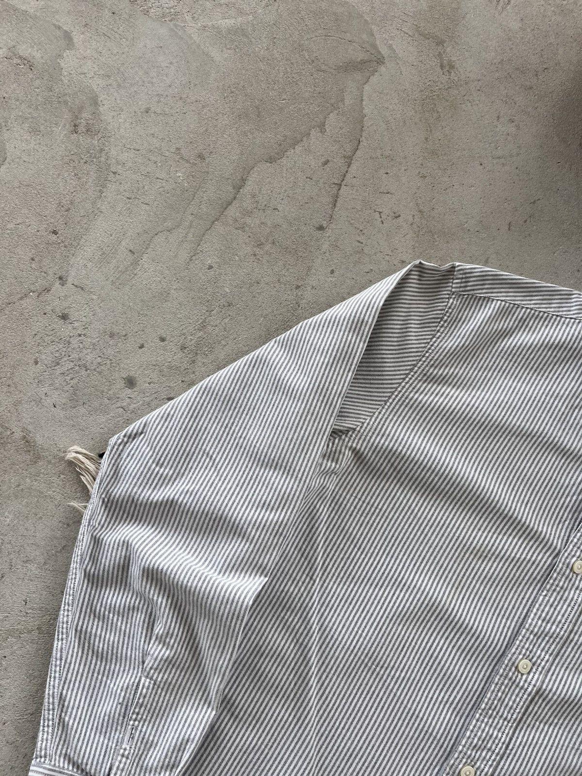 Carhartt Vintage Carhartt White Grey Striped Duck Logo Shirt Y2K Size US L / EU 52-54 / 3 - 3 Thumbnail