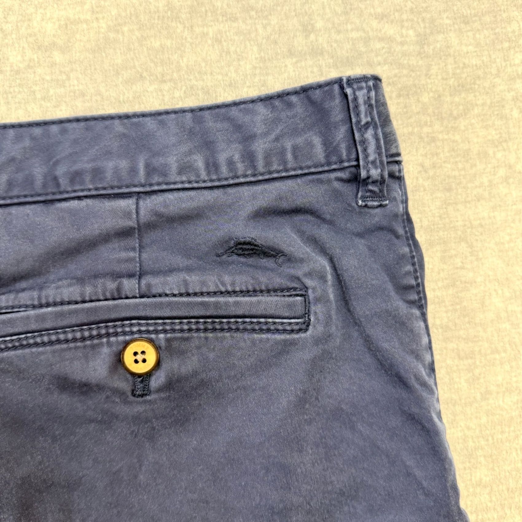 Tommy Bahama VINTAGE: None -> (ignore) Size US 33 - 5 Thumbnail