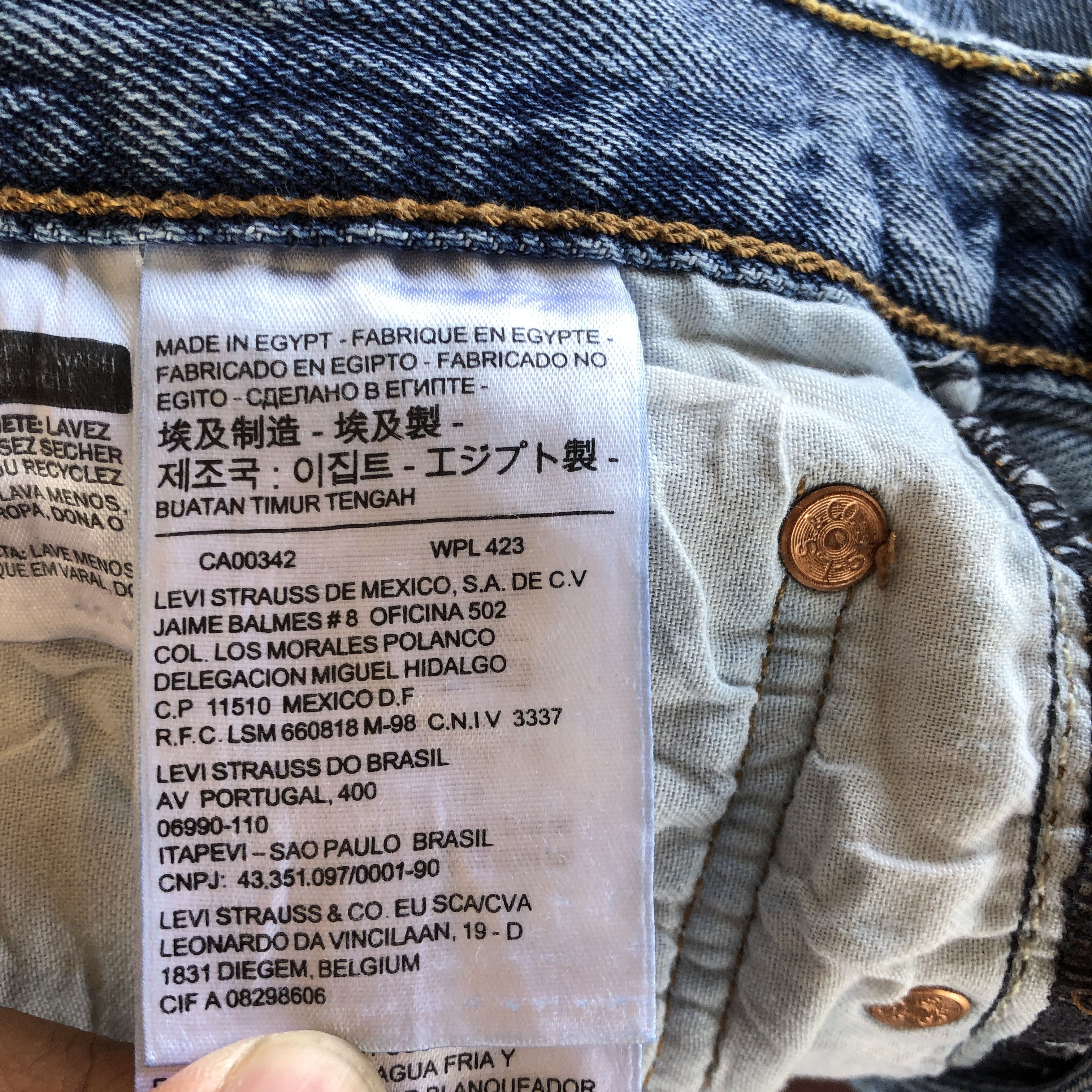 Levi's Vintage Levis 501 Jeans Blue Wash Levi's Distressed Denim Size US 34 / EU 50 - 10 Thumbnail