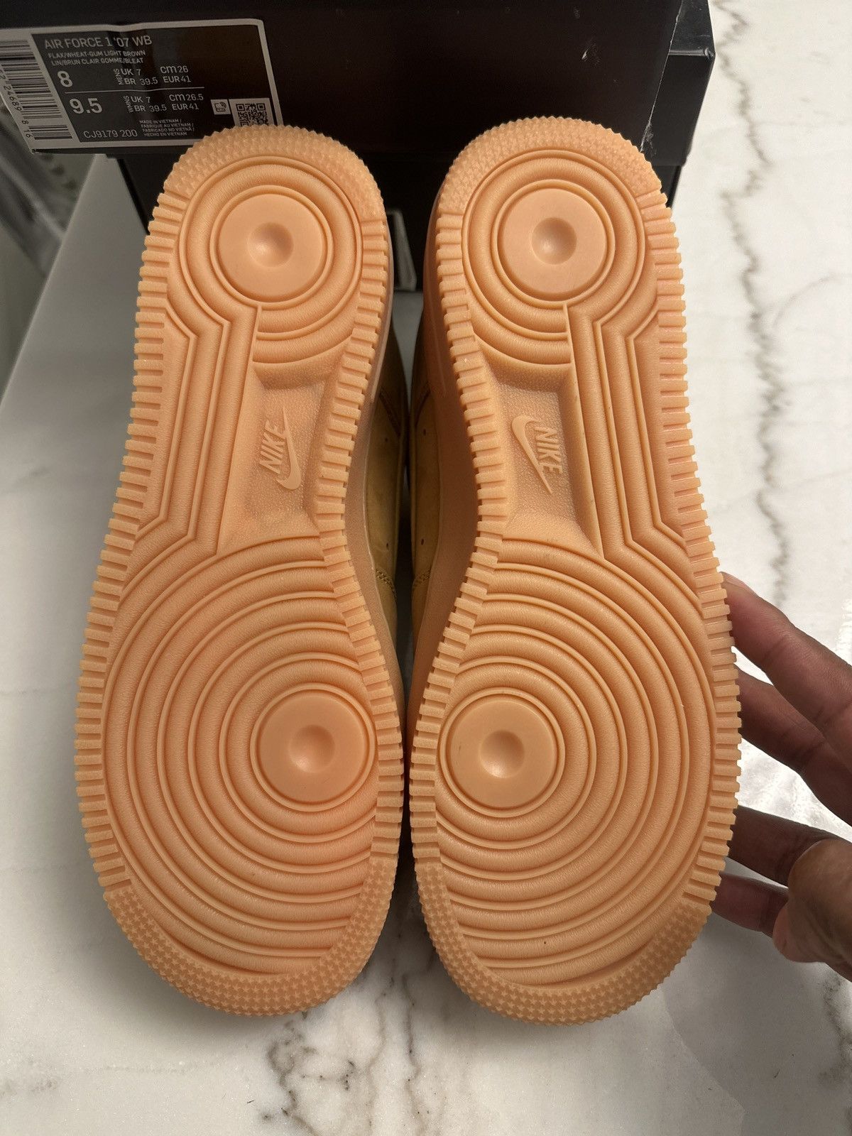 Nike Air force 1 ‘07WB Size US 8 / EU 41 - 3 Thumbnail