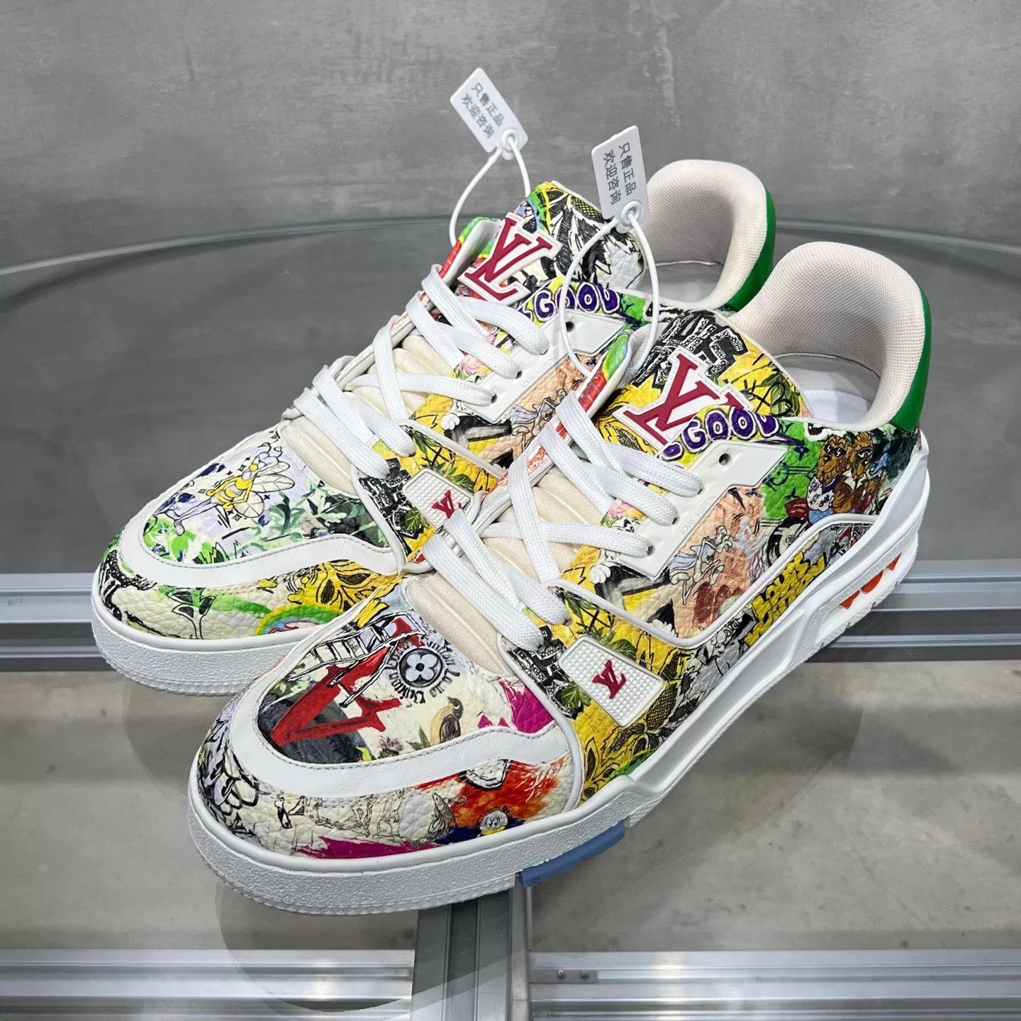 Louis Vuitton Louis Vuitton LV Trainer Graffiti UK9 43 YH25849 Size US 10 / EU 43 - 2 Thumbnail