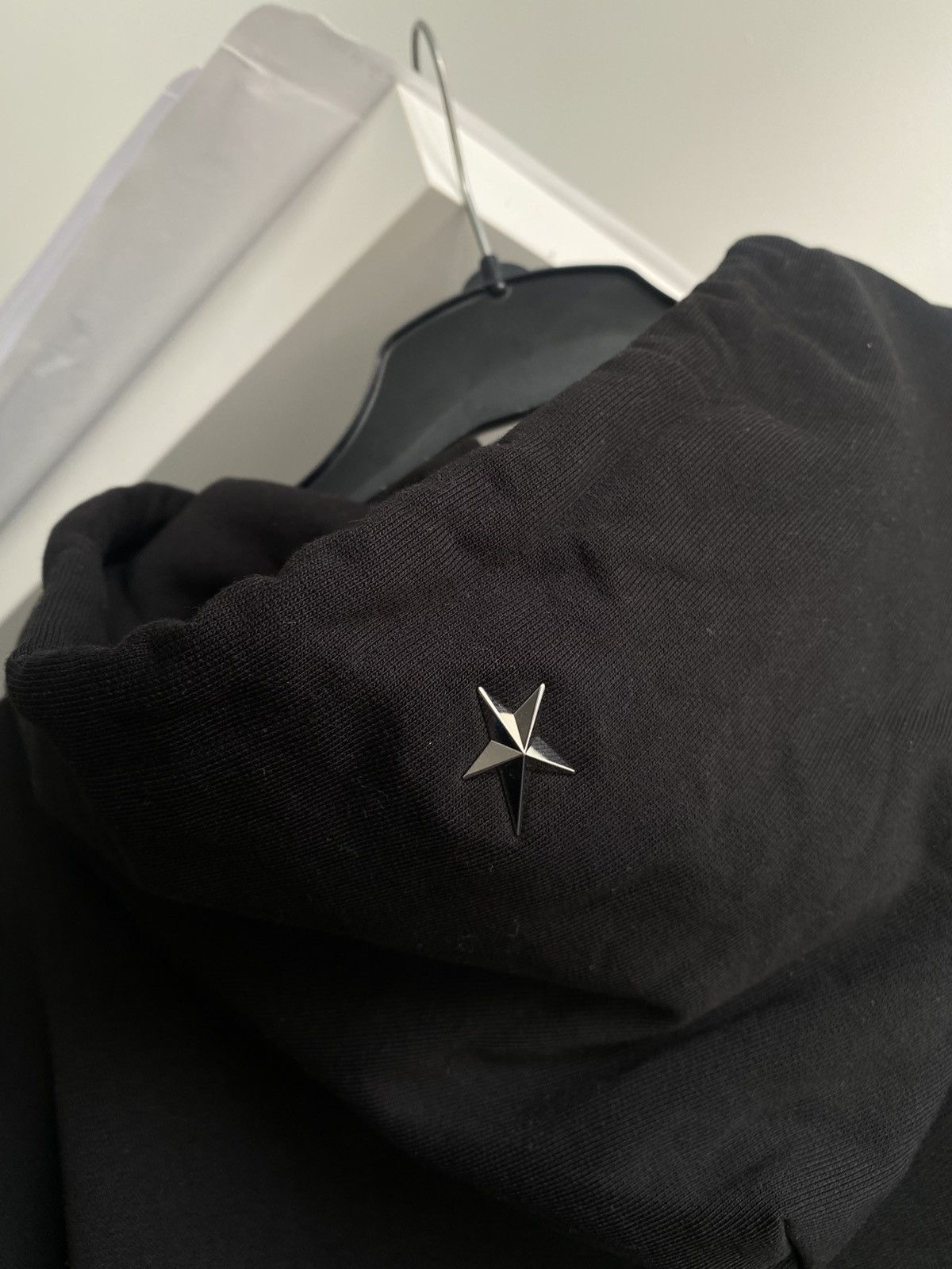 H&M × Mugler Mugler x H&M Star-Motif Hoodie L boxy fit archive boxy fit Size US L / EU 52-54 / 3 - 5 Thumbnail